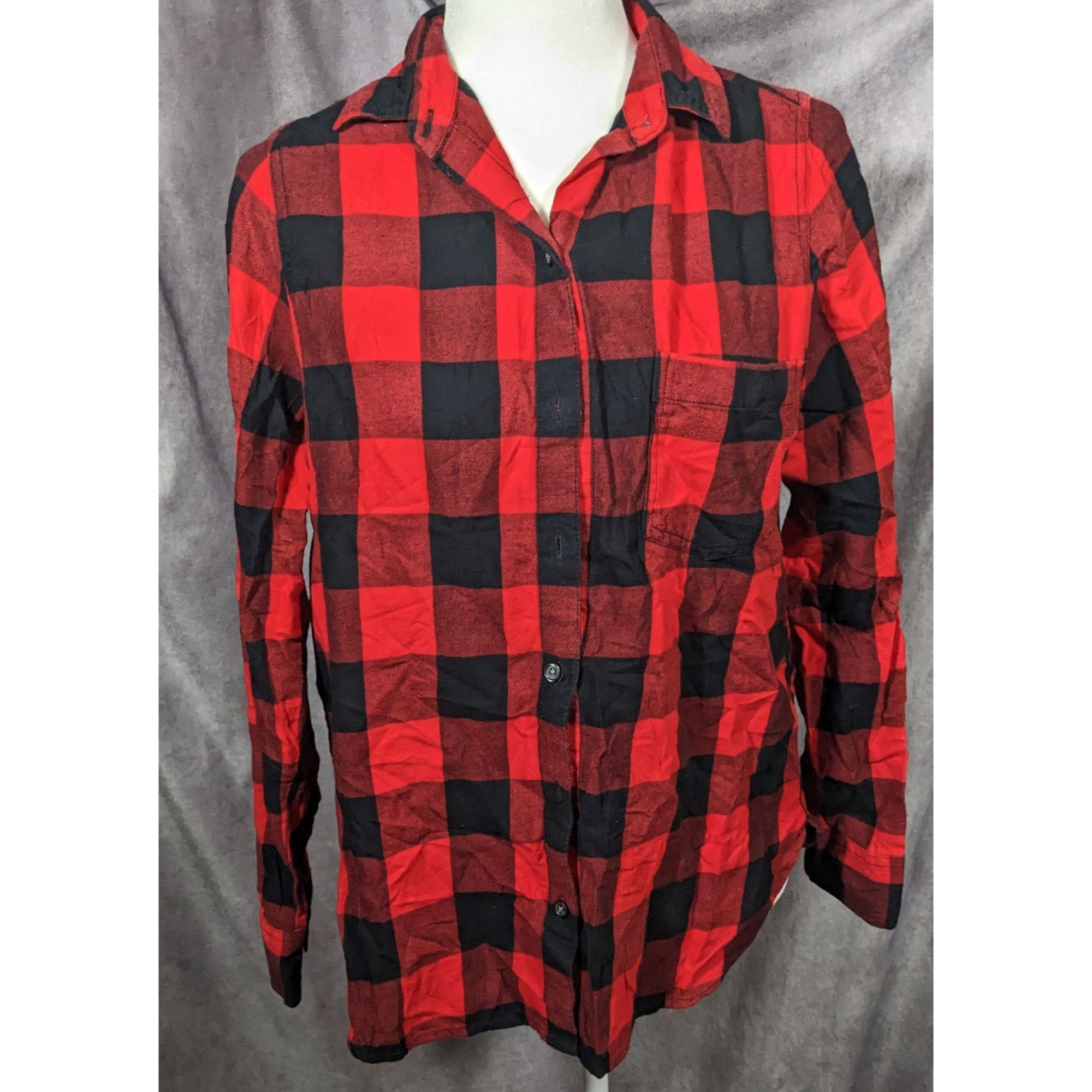 Old Navy Old Navy Grunge Red And Black Buffalo Plaid Button Down Top Size M / US 6-8 / IT 42-44 - 4 Thumbnail