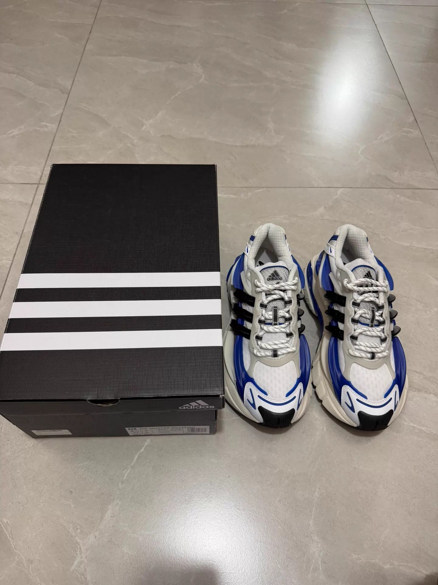 Adidas adidas x Pharrell Adistar Jellyfish white blue unisex dad Size US 9 / EU 42 - 1 Thumbnail