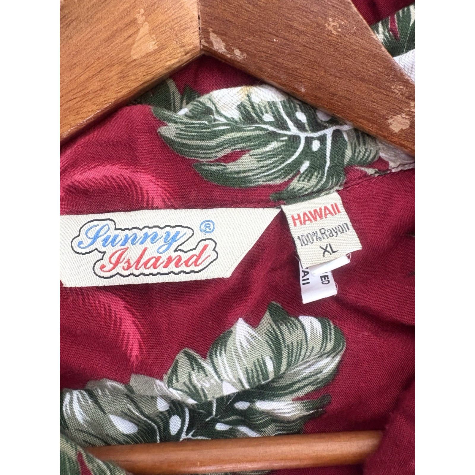Vintage VINTAGE Sunny Island Hawaiian Shirt Men’s XL Tropical Floral Short Sleeve Beach Casual Mens Red/Multi Indonesia Size US XL / EU 56 / 4 - 7 Thumbnail