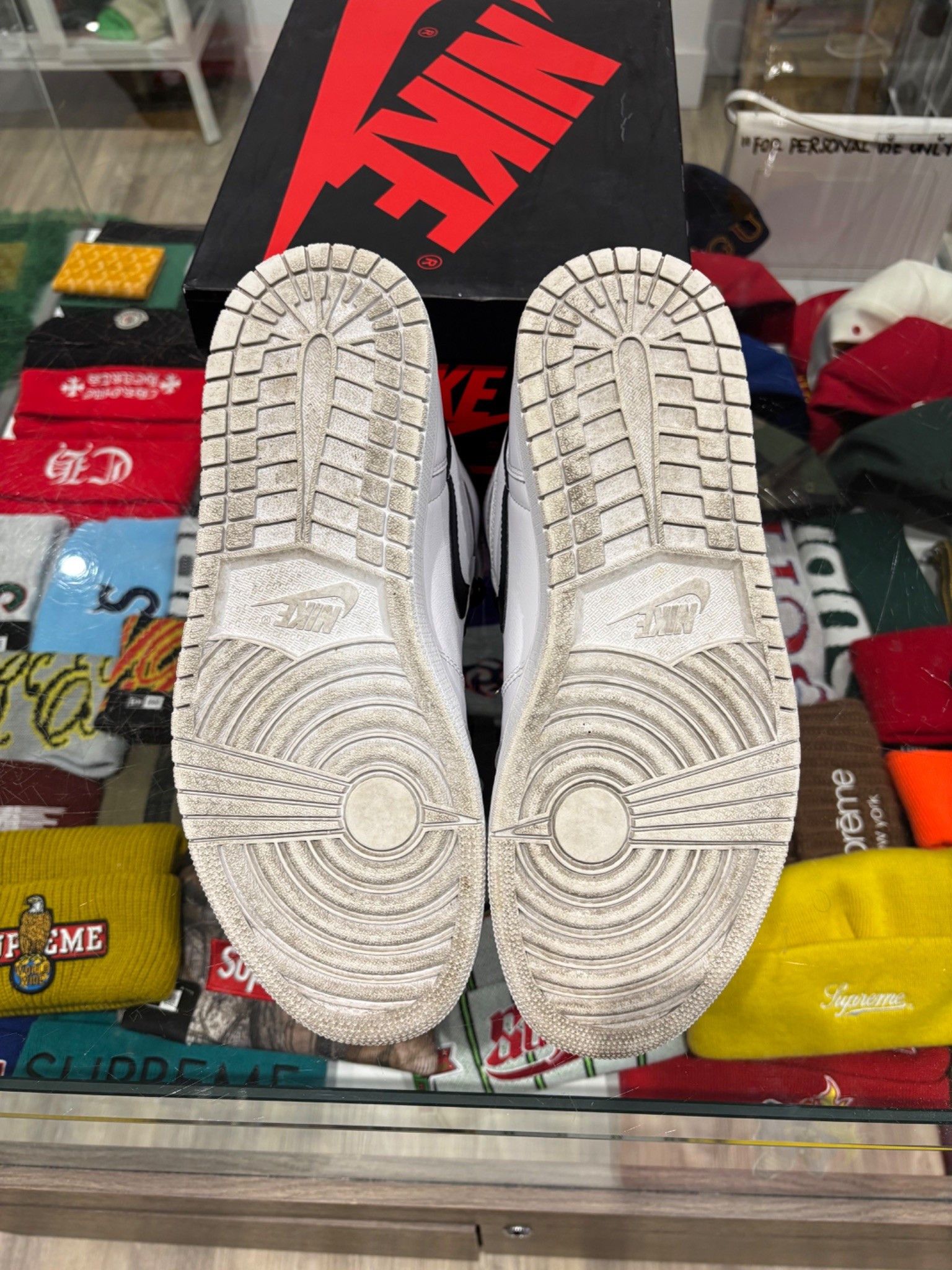Jordan Brand Jordan 1 Yin Yang White Size US 10.5 / EU 43-44 - 6 Thumbnail
