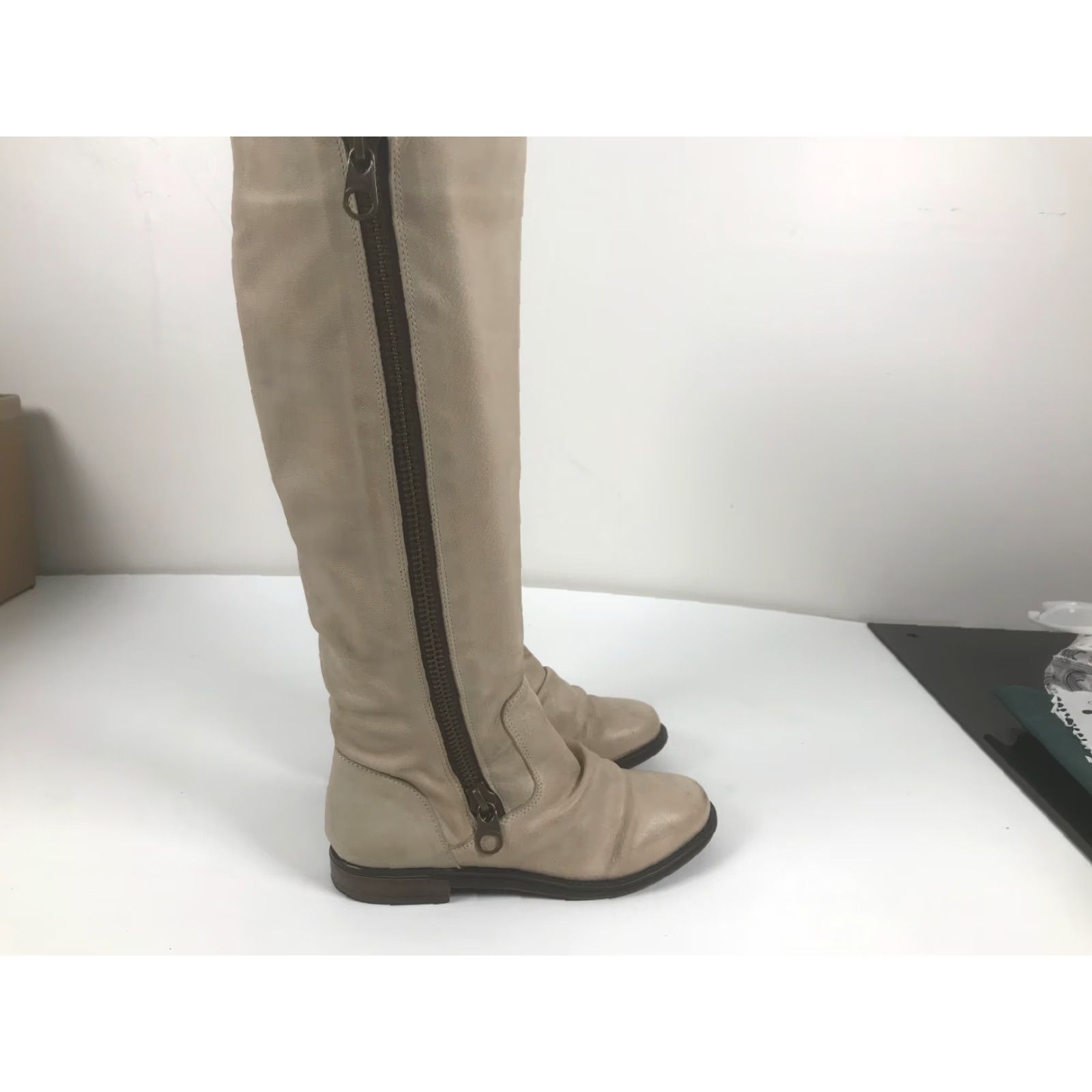Steve Madden Steve Madden Womens Sz 6.5 M Dual Zip Knee High Boots Biege Leather Size US 7 / IT 37 - 4 Thumbnail