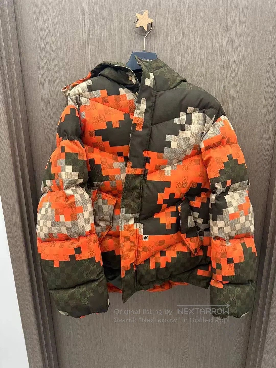 Louis Vuitton louis vuitton pixelated camouflage puffer jacket. Size US L / EU 52-54 / 3 - 1 Thumbnail