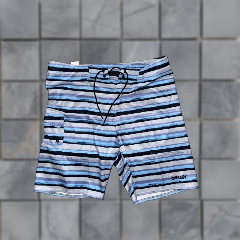 Oakley Oakley BNWT Swim Trunks Kana 21 2.0 Striped Blue Size 36 Regular Fit Size US 36 / EU 52 - 1 Thumbnail