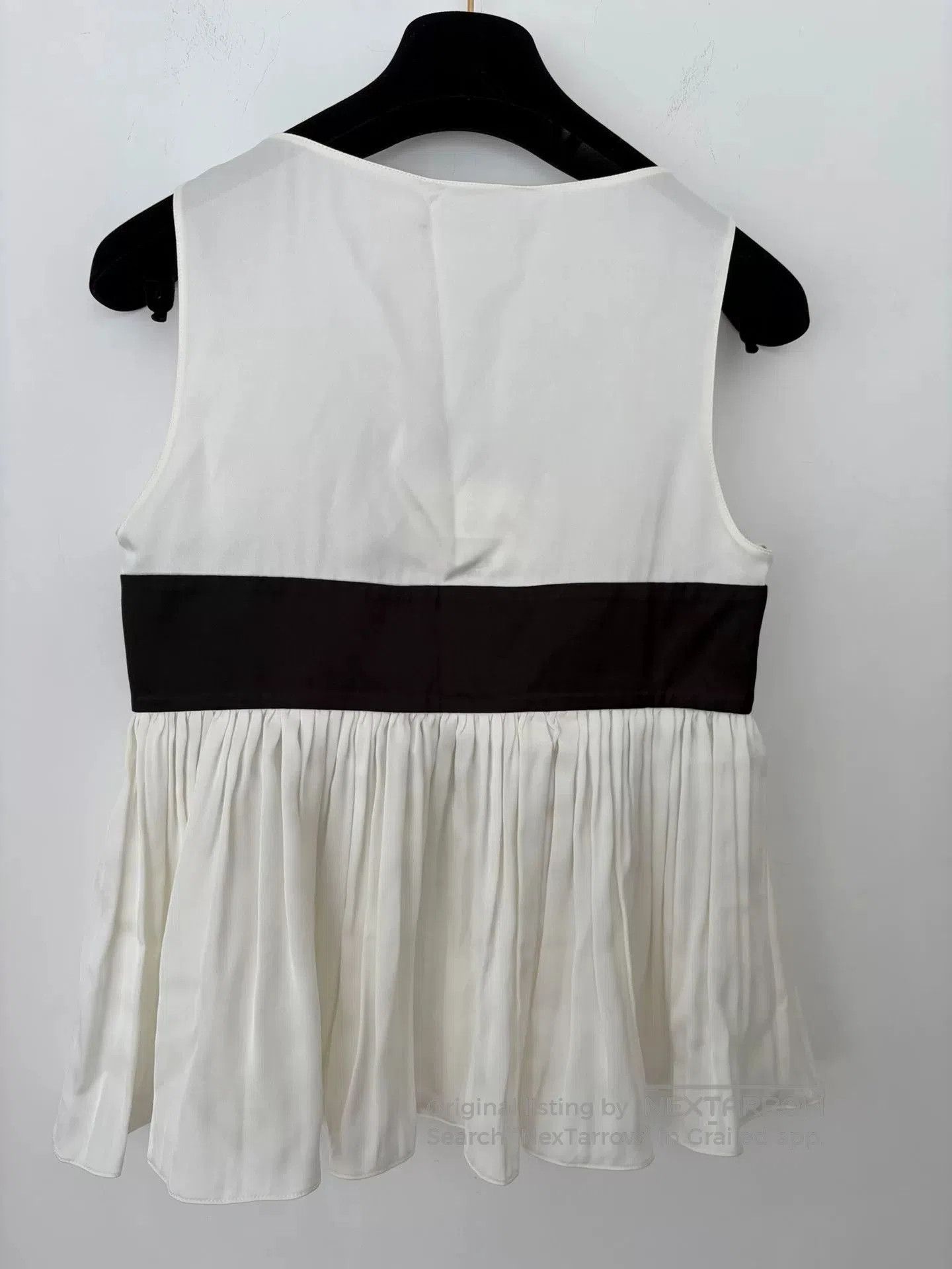 Chanel Chanel 25K White Bow Sleeveless Top. Size US XS / EU 42 / 0 - 2 Thumbnail