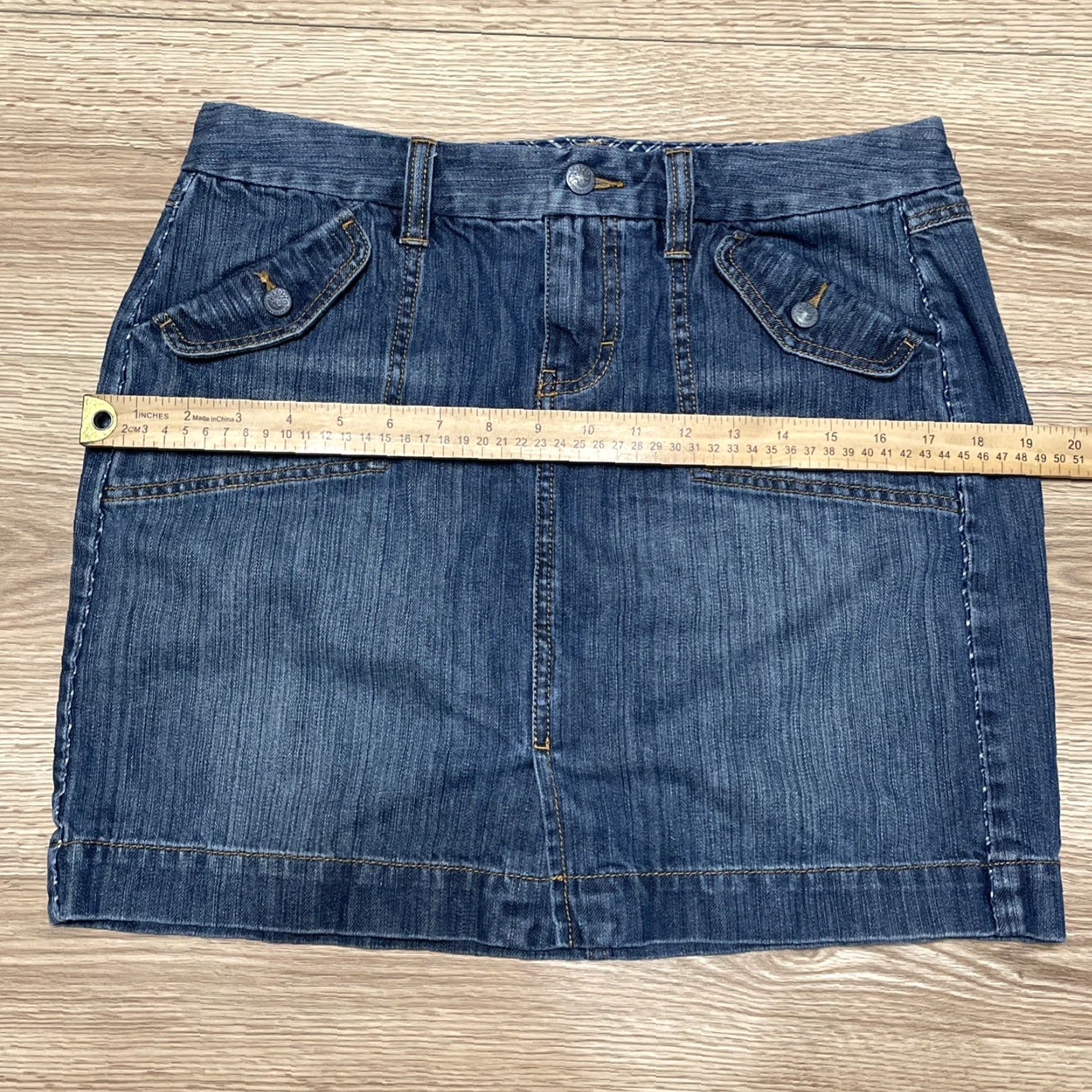 Tommy Hilfiger VINTAGE Tommy Hilfiger Denim Mini Skirt Womens 8 Blue Cargo Flap Pockets Size 30" / US 8 / IT 44 - 7 Thumbnail