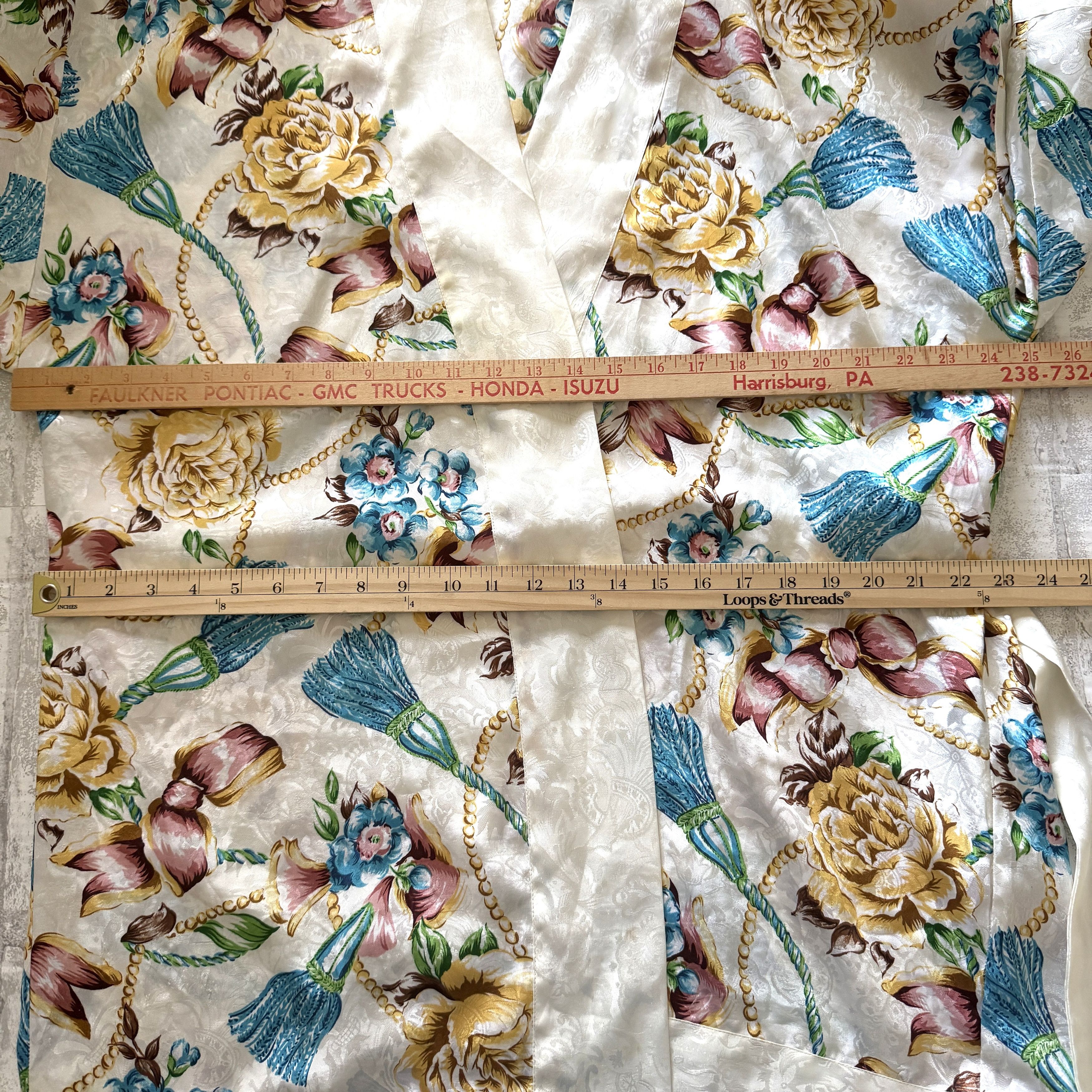 Victoria's Secret Victorias Secret Kimono Robe Floral Gold Label Coquette Size ONE SIZE - 7 Thumbnail