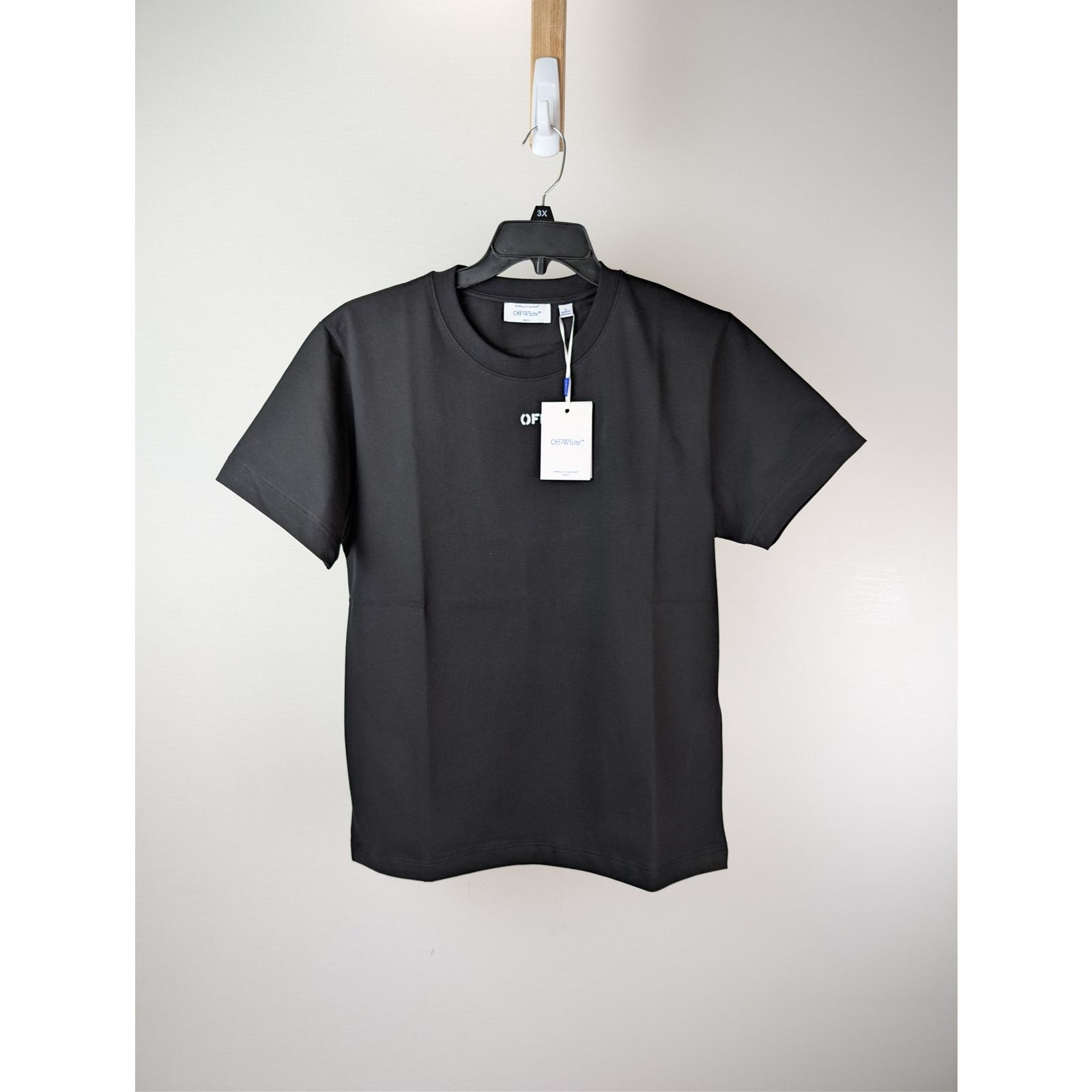 Off-White o1rshd1 Spray Can Arrow Slim S/S T-Shirt in Black Size US M / EU 48-50 / 2 - 2 Thumbnail