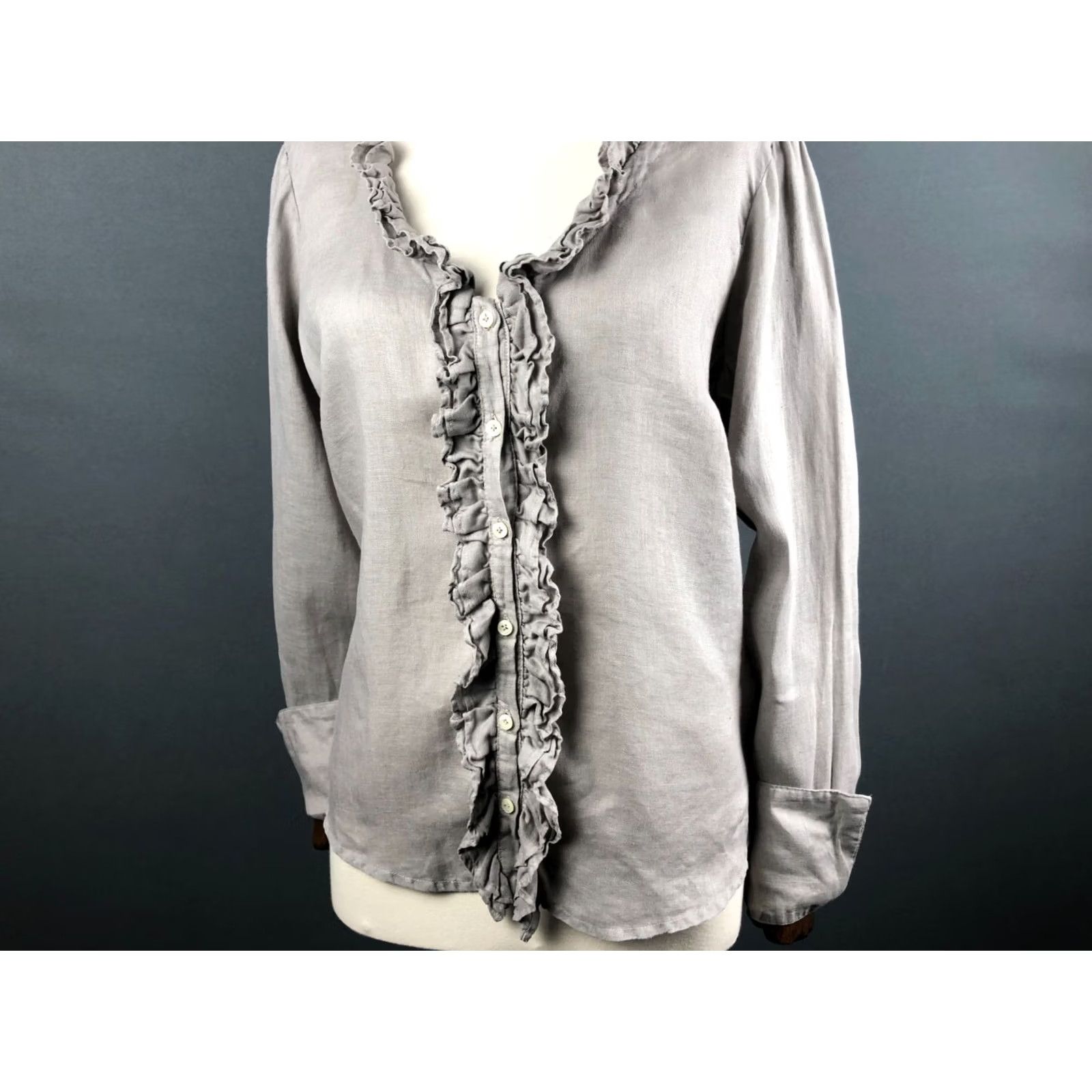 120% Lino 120% Lino Women's Blouse Shirt Gray Linen V-Neck 46 Ruffle Front Long Sleeve Casual Regular Fit, 100% Linen, Italy Brand: 120% Lino Size L / US 10 / IT 46 - 6 Thumbnail