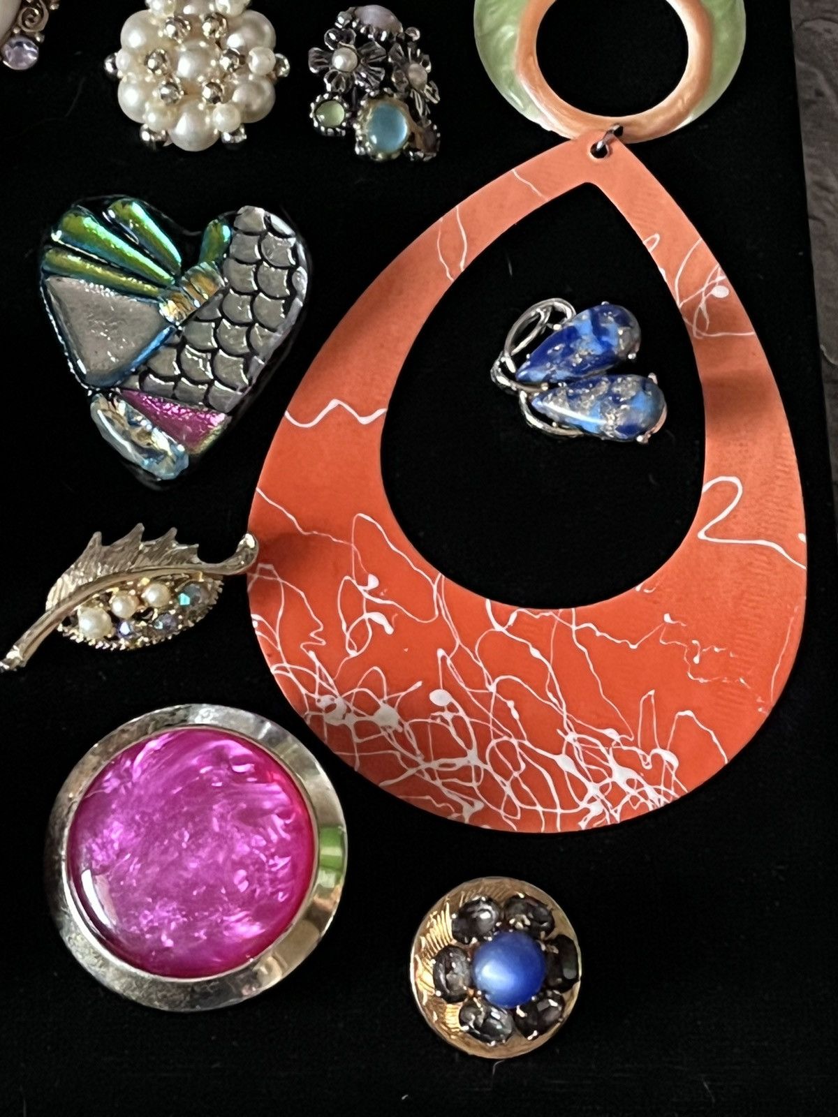 Other 13 repurposed up-cycled or repaired brooches Size ONE SIZE - 4 Thumbnail