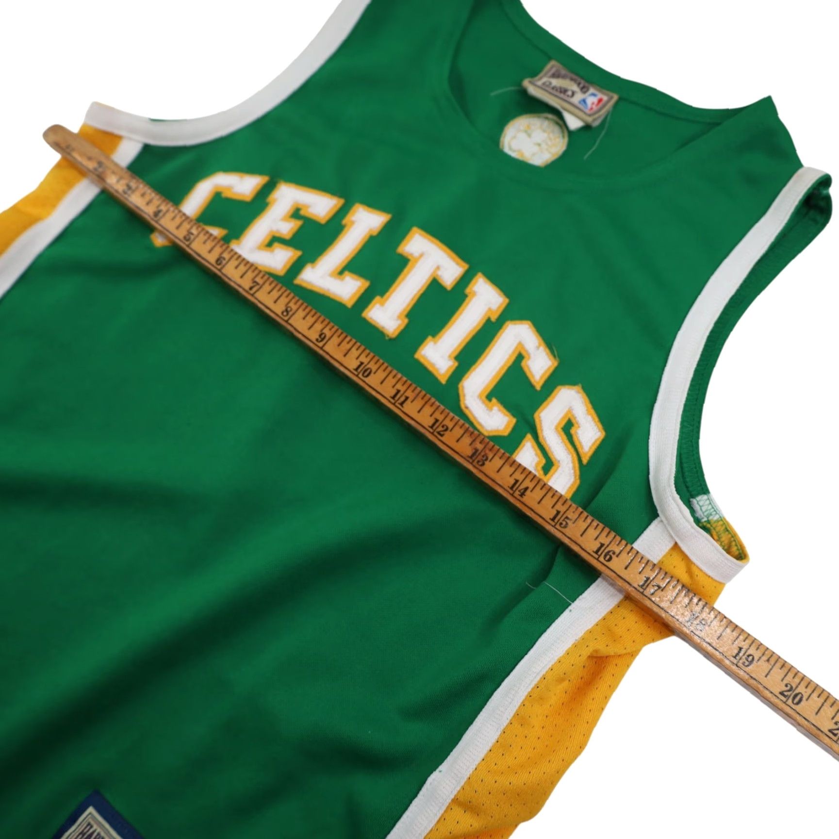 Vintage VINTAGE Majestic Hardwood Classics Boston Celtics Jersey Tank Mens Medium Green Celtics Men's Tank Max 9/10 Size US M / EU 48-50 / 2 - 7 Thumbnail