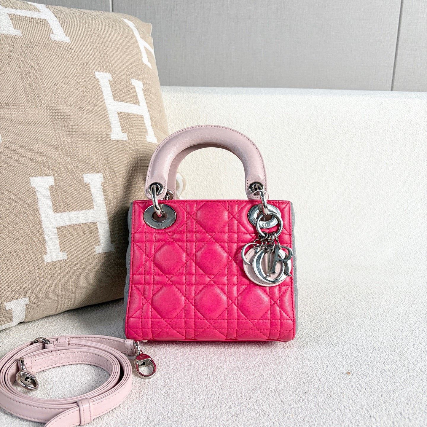 Dior Pre-loved Bag Very good condition Size ONE SIZE - 1 Thumbnail