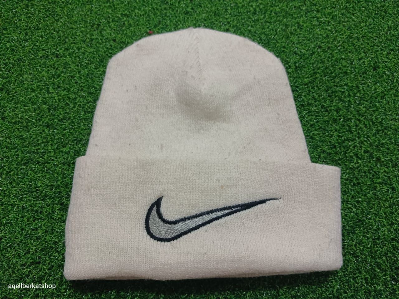 Nike VTG 80S NIKE SWOOSH Taiwan ROC Embroidered Logo Size ONE SIZE - 2 Thumbnail
