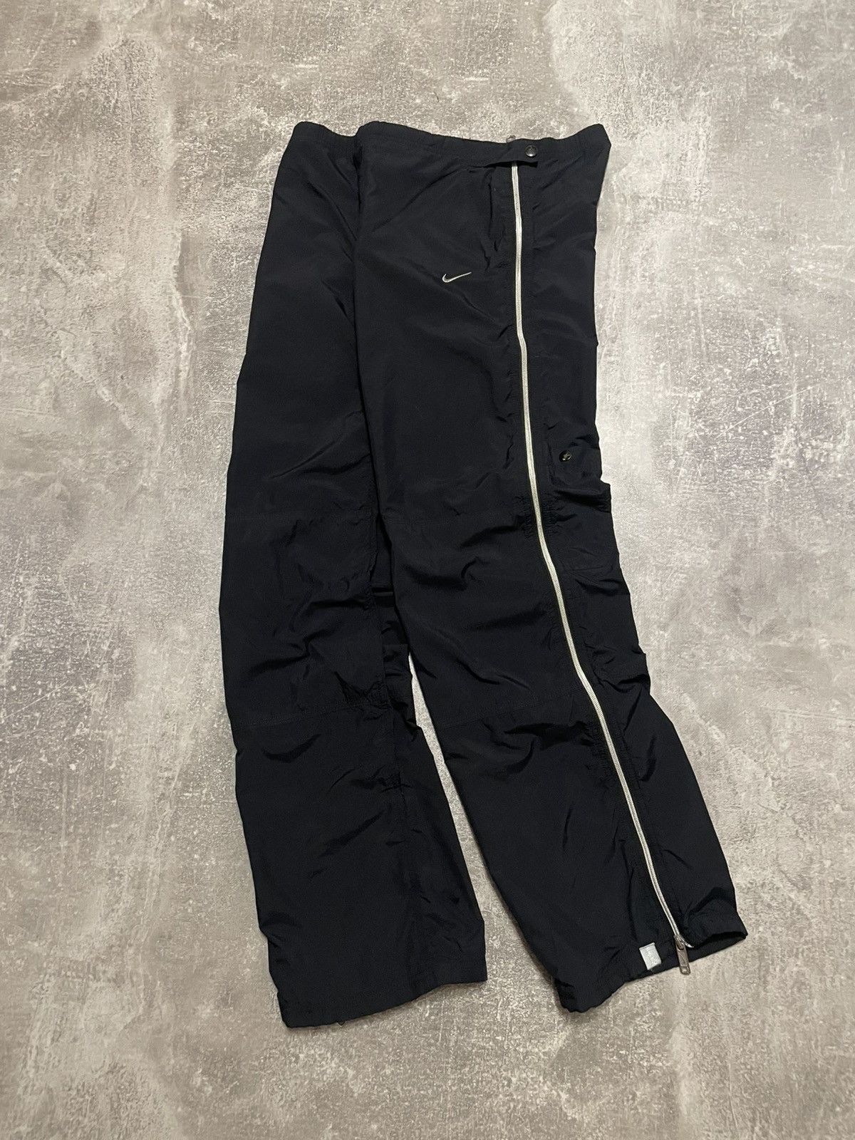 Nike Vintage Nike Nylon Full Zip Track Pants Y2K Size 28" / US 6 / IT 42 - 1 Thumbnail
