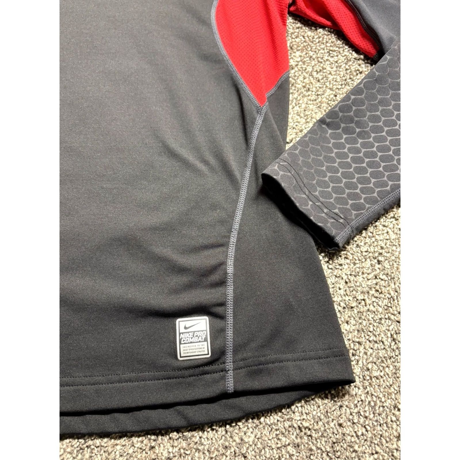 Nike Nike Pro Combat Shirt Men M Black Fitted Compression Long Sleeve Shirt Size US M / EU 48-50 / 2 - 4 Thumbnail