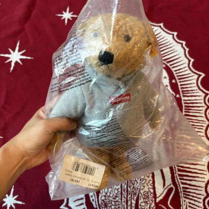 Supreme steiff clearance bear size