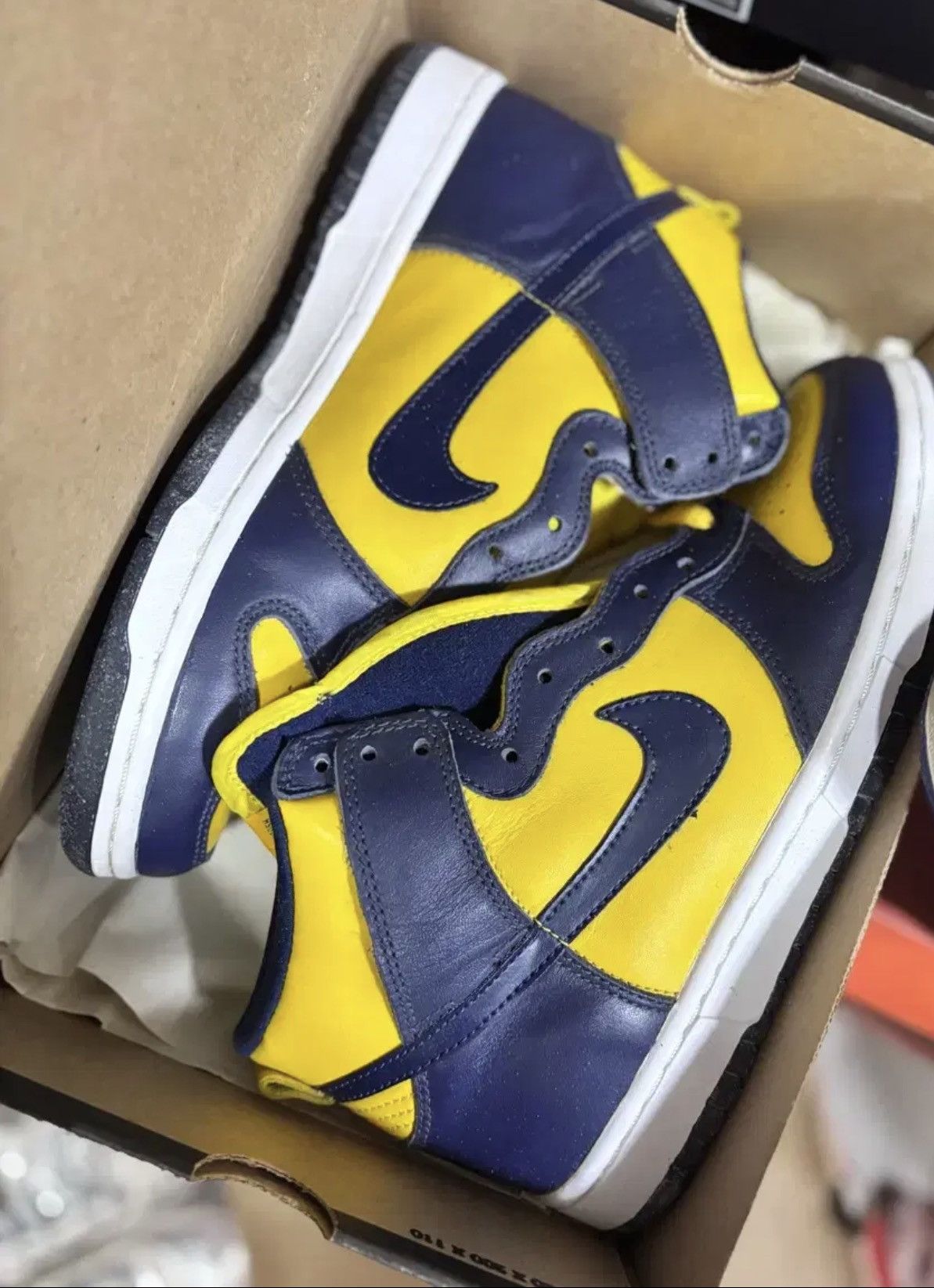 Nike Nike Dunk High LE 1999 Michigan W/ OG Box Size US 8 / EU 41 - 8 Thumbnail