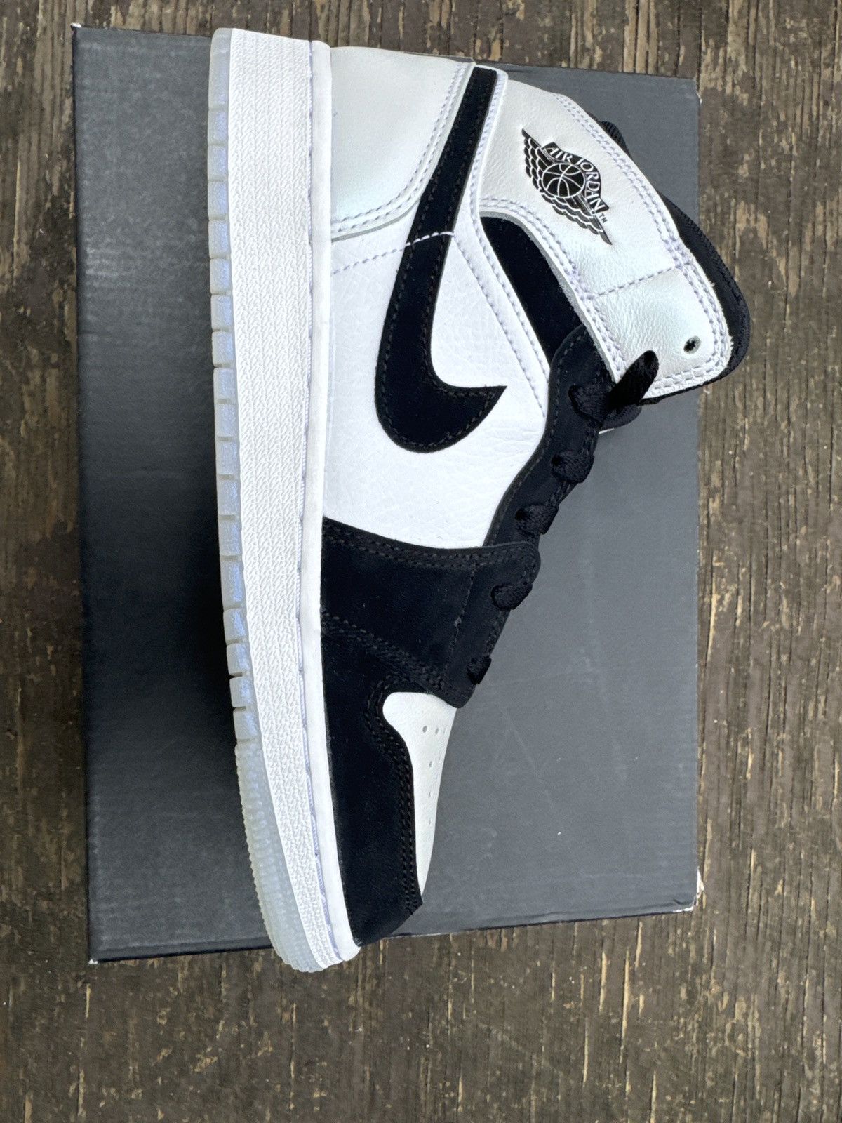 Jordan Brand Jordan 1 diamond Shorts mids GS Size US 5.5 / EU 38 - 1 Thumbnail
