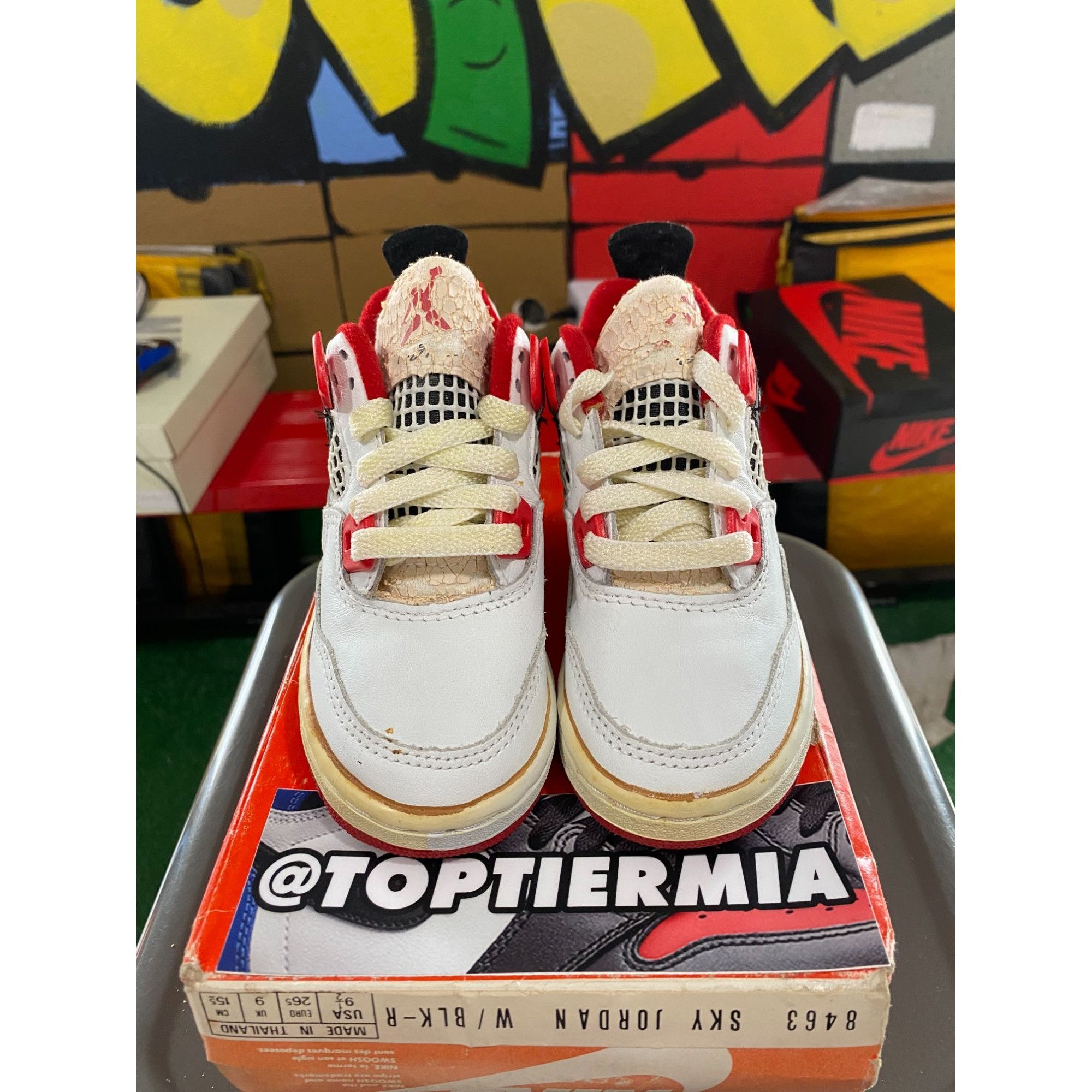 Jordan Brand sky jordan 4 fire red 1989 sz 9.5c BRAND NEW Size US 5 / EU 37 - 2 Thumbnail