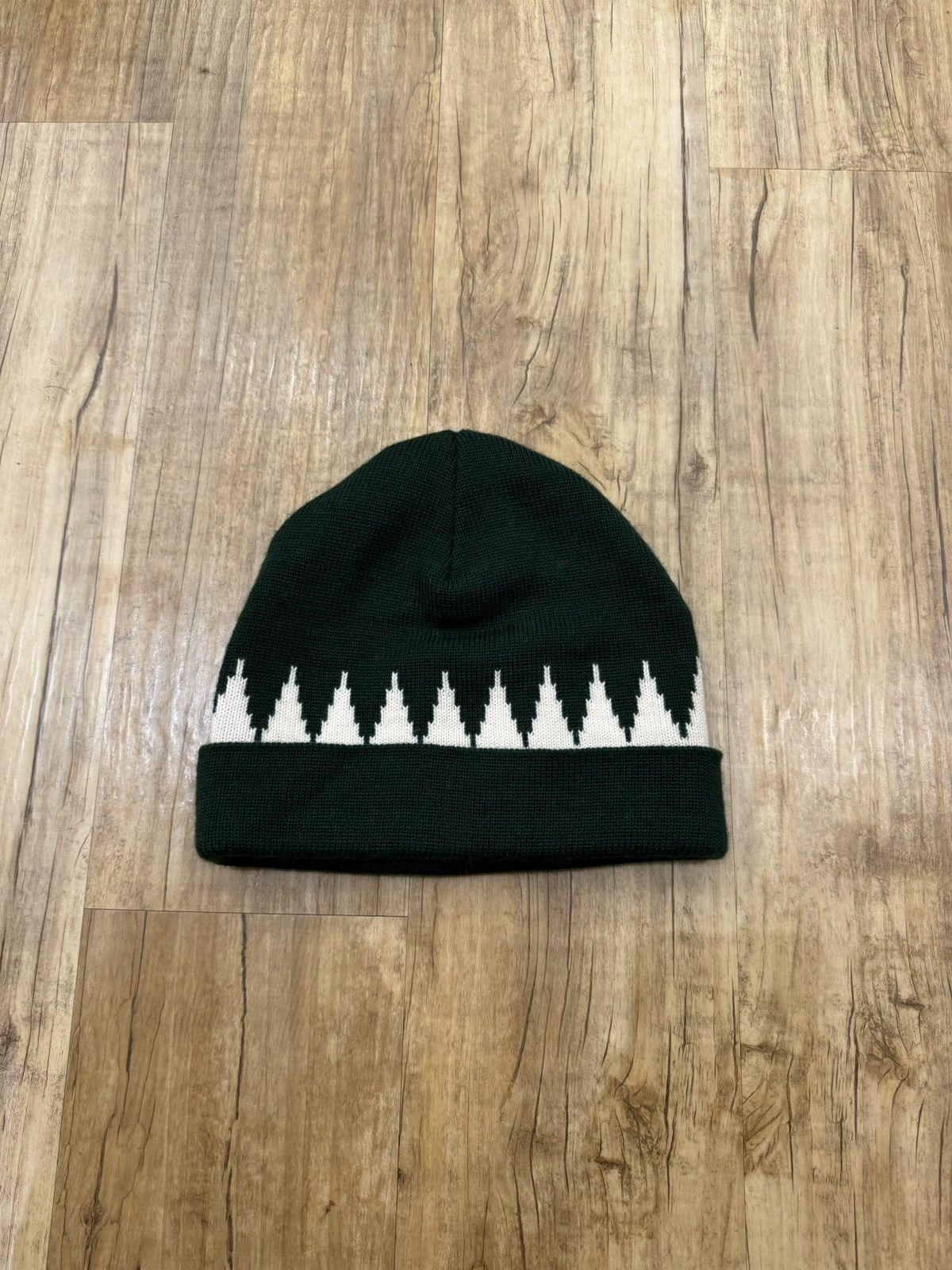image of Undercover 20Aw Beanie in Green, Men's
