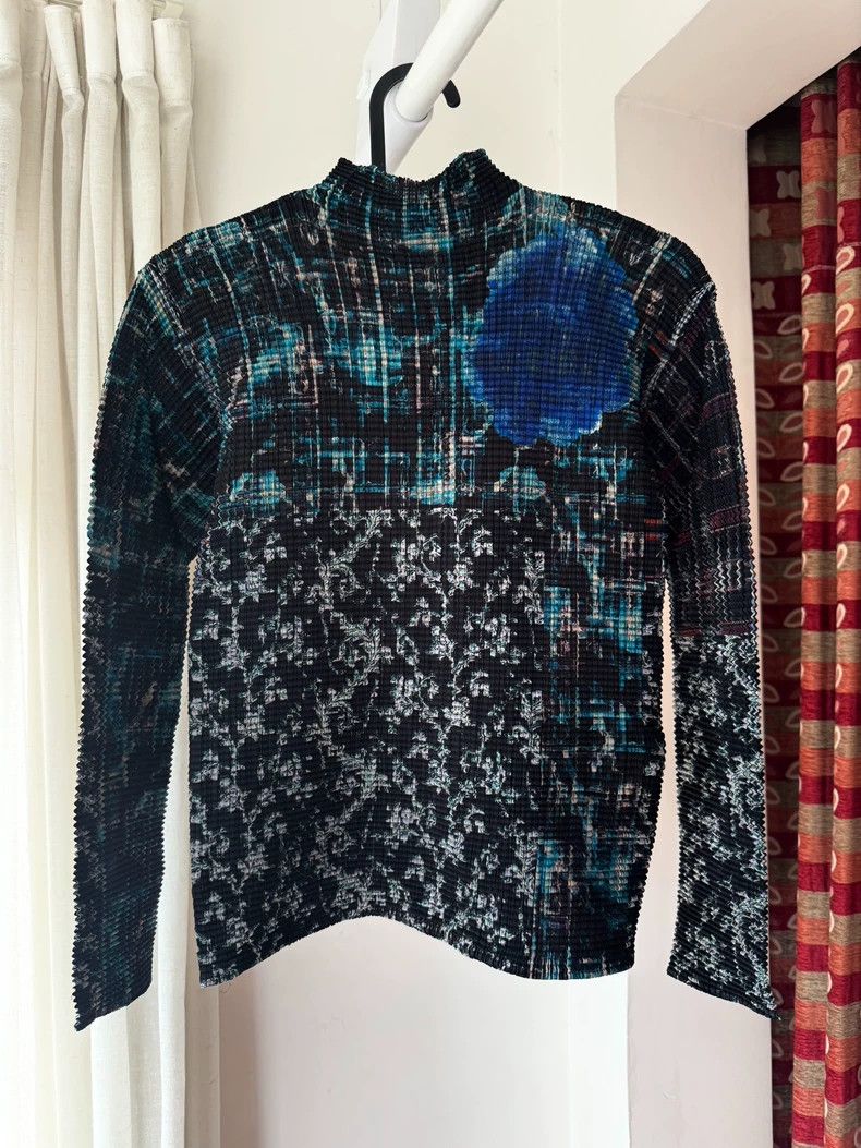 Issey Miyake Issey Miyake size:2 A vintage top with retro blue flowers Size XS / US 0-2 / IT 36-38 - 1 Thumbnail