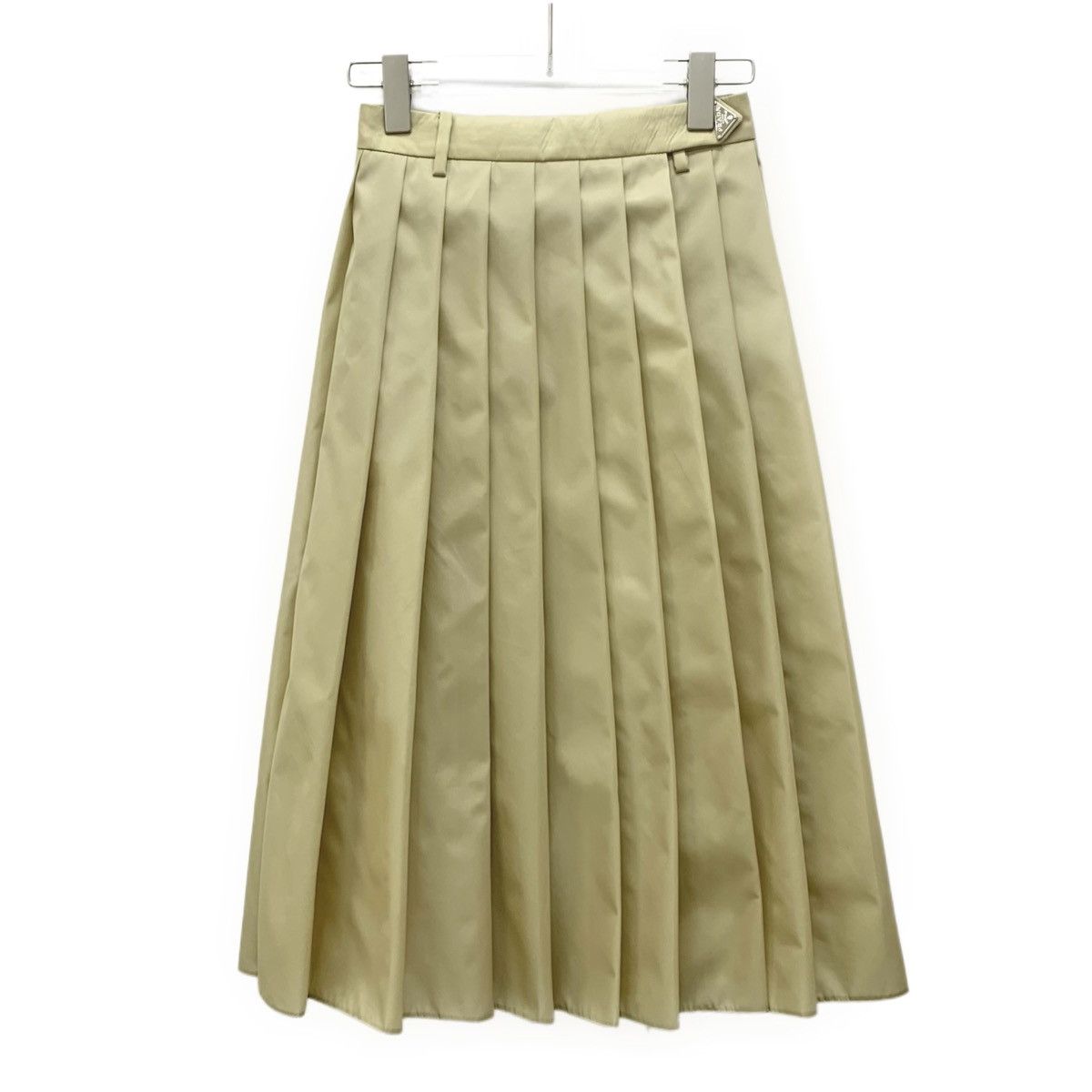 Prada Prada 2022 Khaki Triangle Logo Pleated Skirt K26WX Size 25" / US 0 / IT 36 - 1 Thumbnail