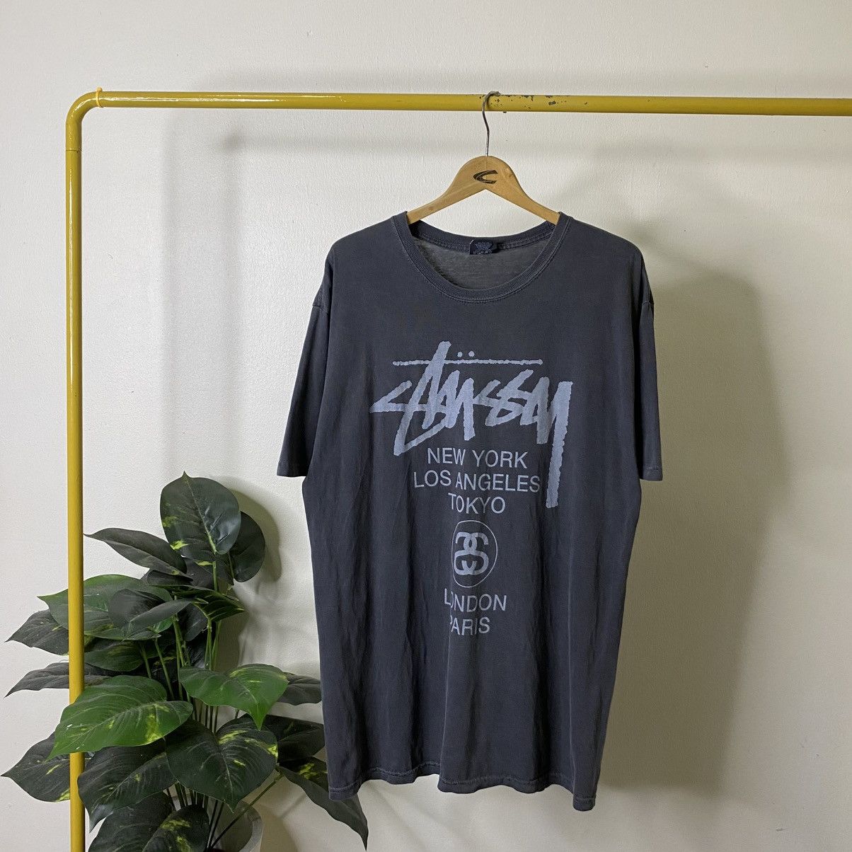 Stussy Vintage Y2K Stussy Tour Washed Gray T Shirt Size US XL / EU 56 / 4 - 1 Thumbnail