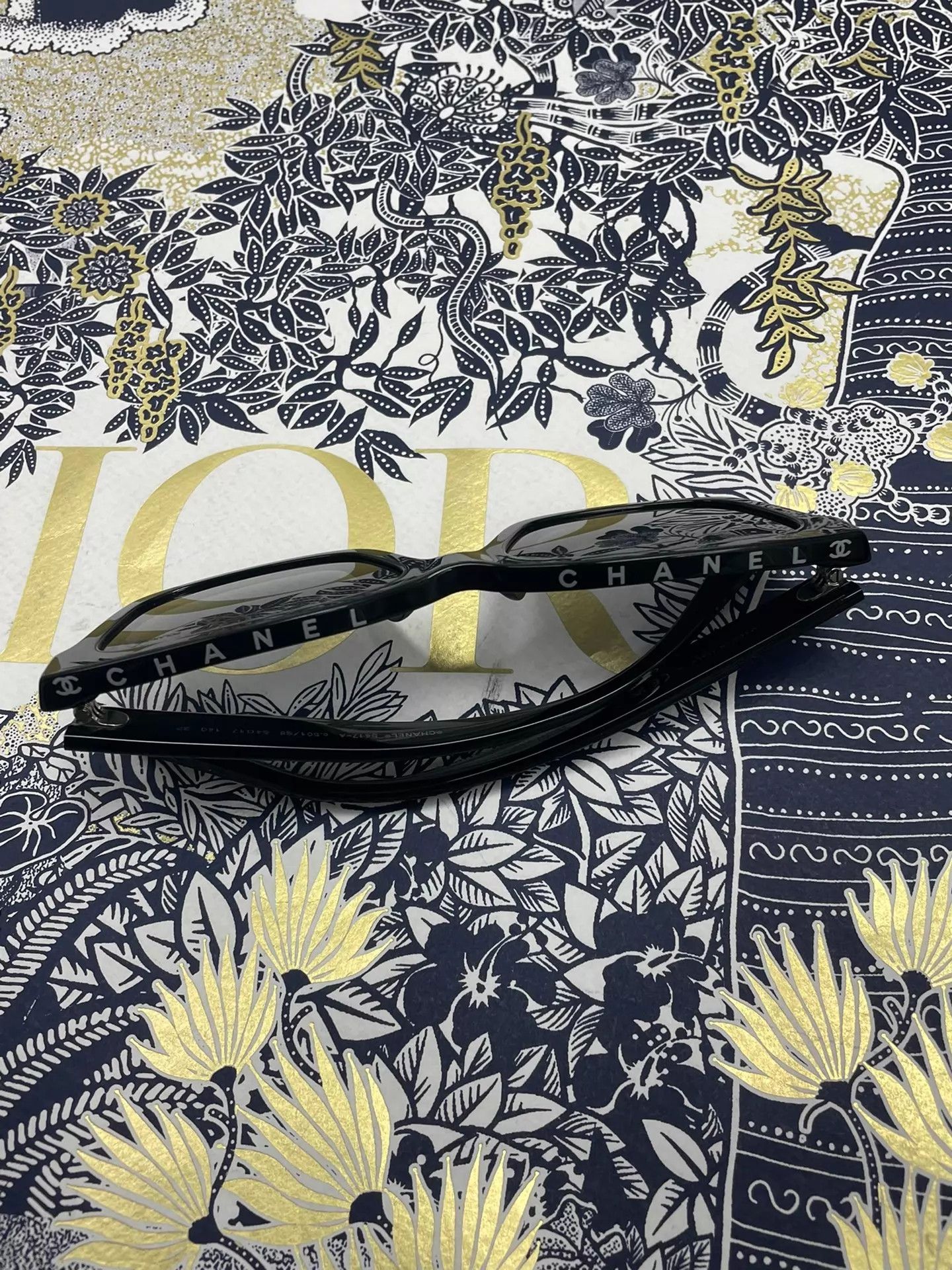 Chanel Chanel Black Logo Border Sunglasses Size ONE SIZE - 3 Thumbnail