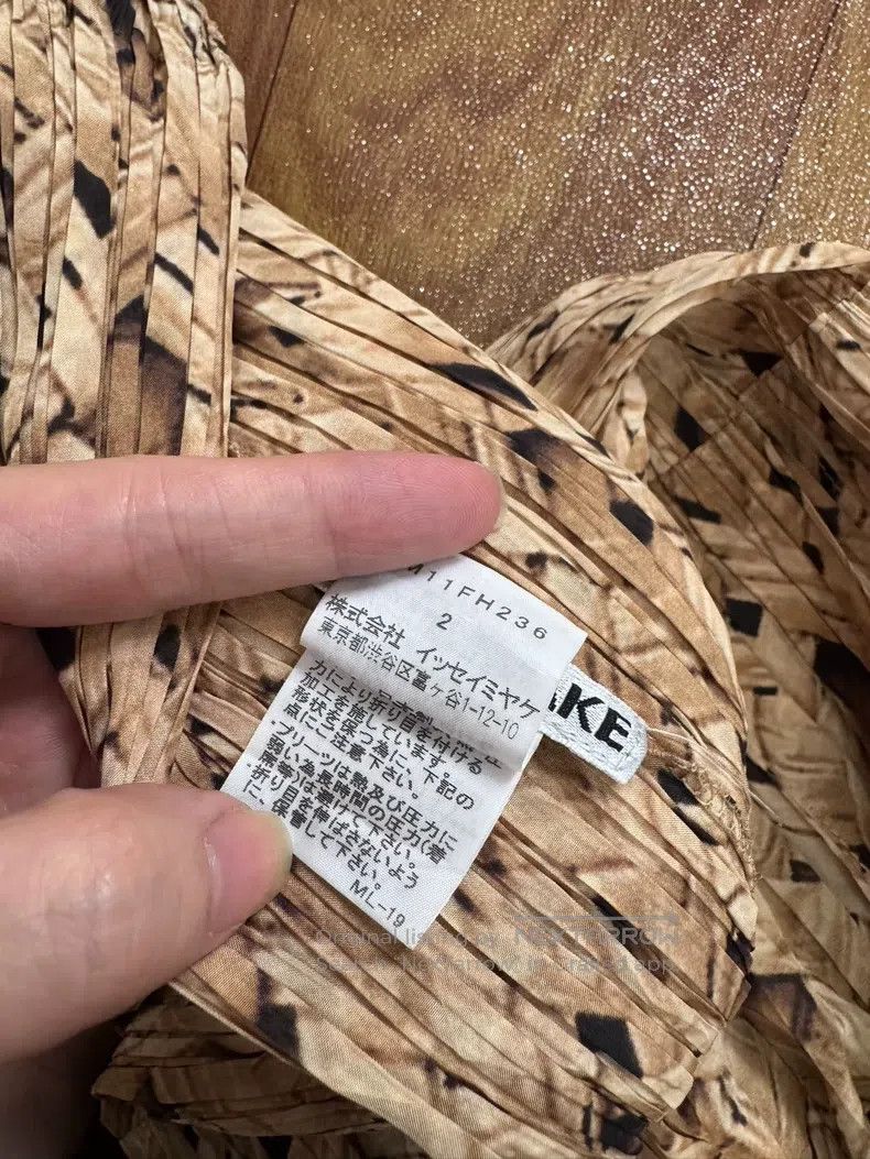 Issey Miyake Issey Miyake Wood Grain Step Irregular Pleated Dress Size M / US 6-8 / IT 42-44 - 5 Thumbnail
