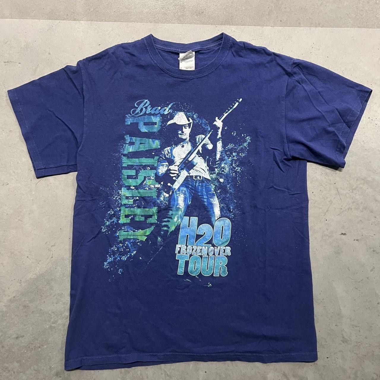 Vintage Crazy Vintage Y2K/2000s Brad paisley 2010 Tour Tee Country Essential Graphic Tee! Size US M / EU 48-50 / 2 - 1 Thumbnail