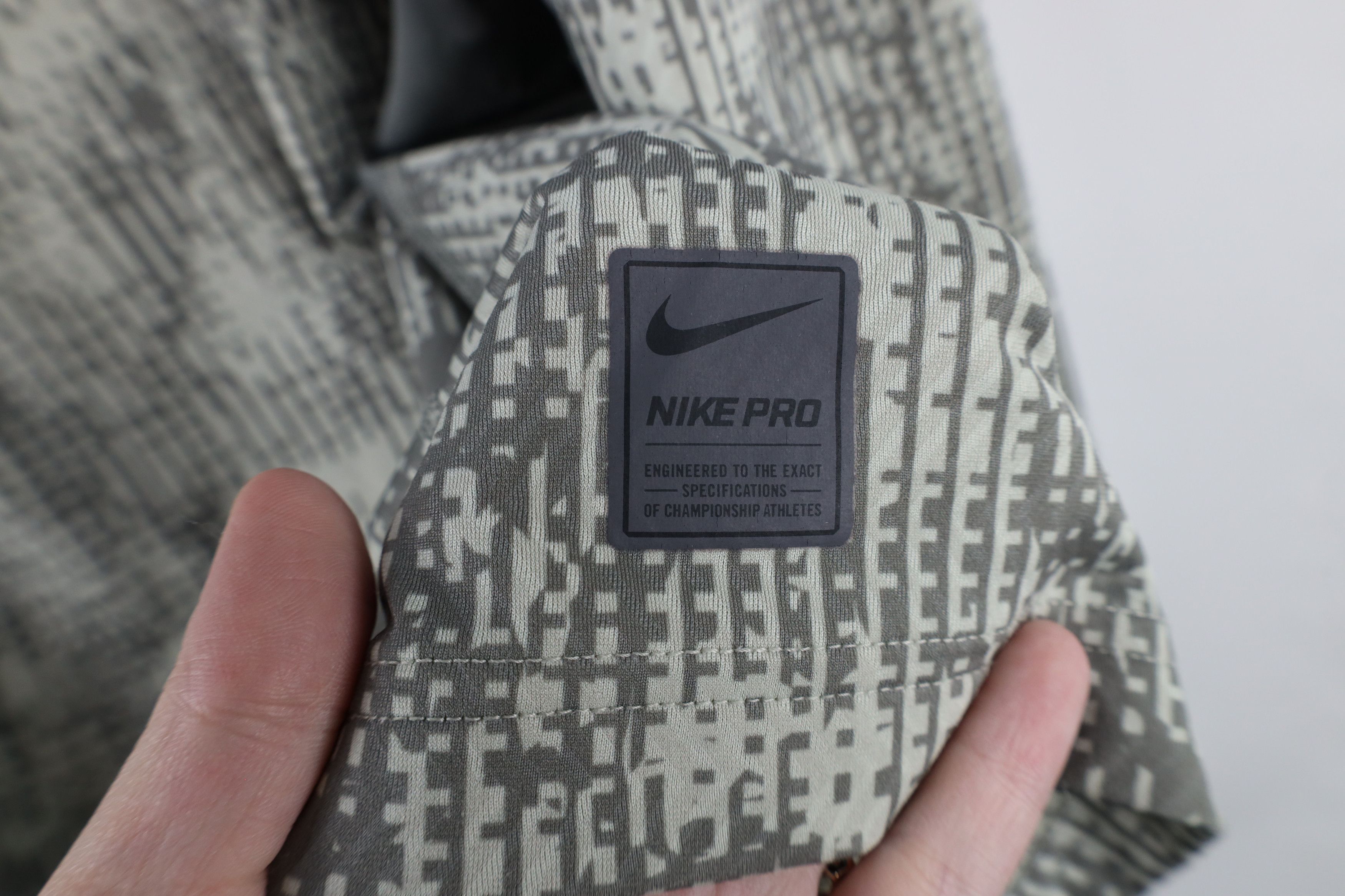Nike × Vintage Nike Pro Compression Digi Camouflage Training Gym T-Shirt Size US M / EU 48-50 / 2 - 7 Thumbnail