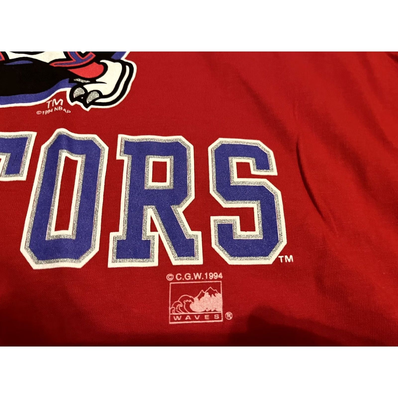 Vintage VINTAGE Raptors Waves Red T-Shirt Size L Mens 1994 Basketball Team 90s Shirt Size US L / EU 52-54 / 3 - 3 Thumbnail