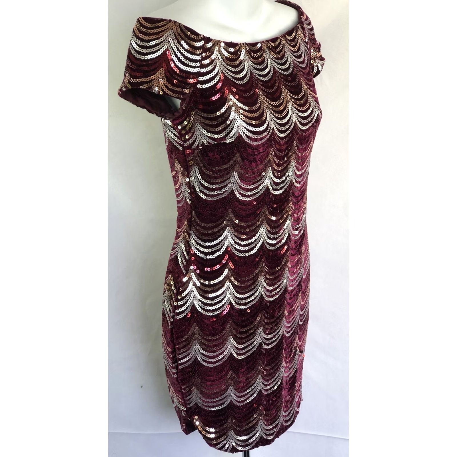 Vintage Windsor velvet mini dress S Red Gold Cap Sleeve Velour Sequin Glam Whimsigoth Size S / US 4 / IT 40 - 3 Thumbnail