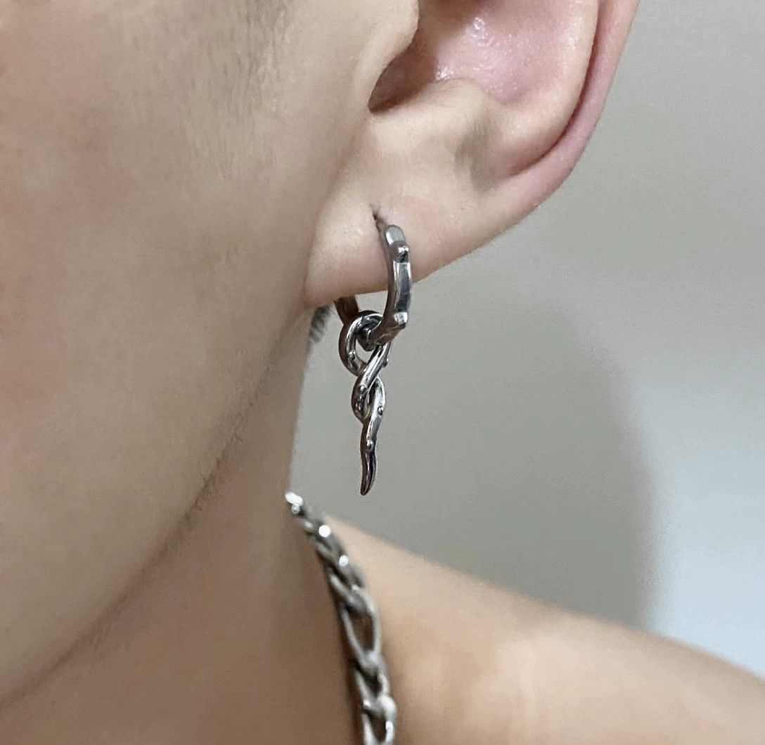 Japanese Brand × Vintage Avant garde punk thorn vine hoop earring Size ONE SIZE - 1 Thumbnail