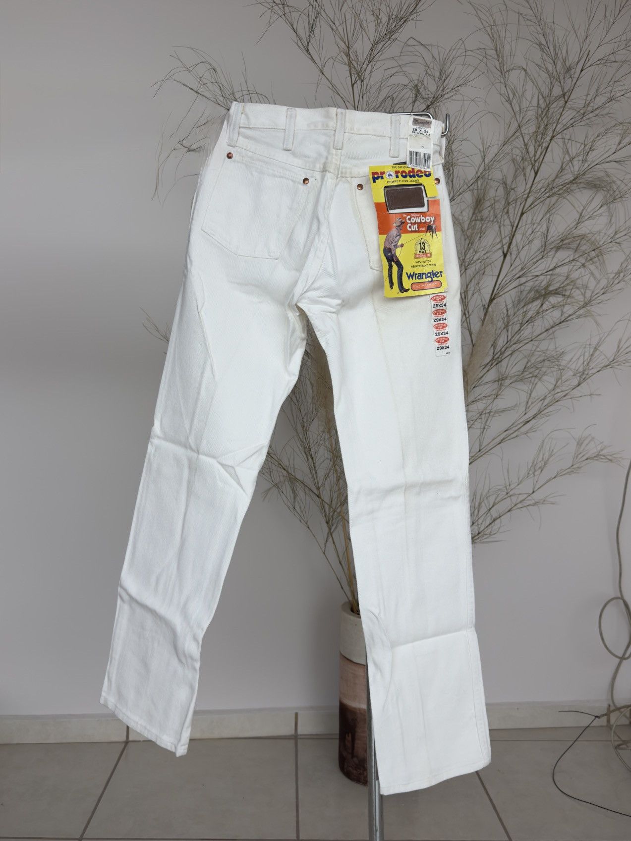 Wrangler Wrangler 13MWZ Pro Rodeo White Jeans NWT 29x32 USA Size US 29 - 2 Thumbnail