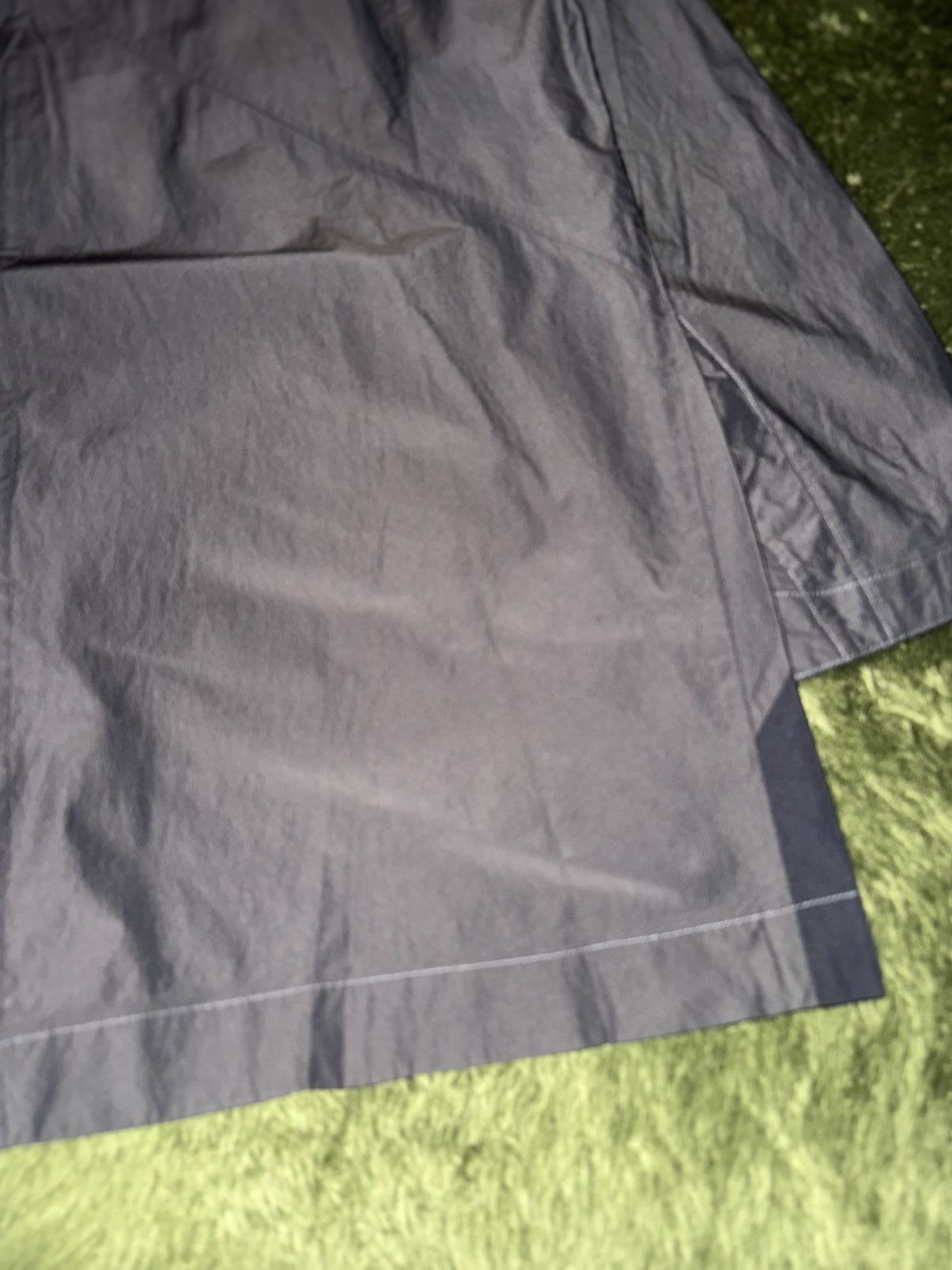 Japanese Brand [XL] Cost per Kilo Gathered Nylon Dart-Detail Shirt Charcoal Size US XL / EU 56 / 4 - 11 Thumbnail