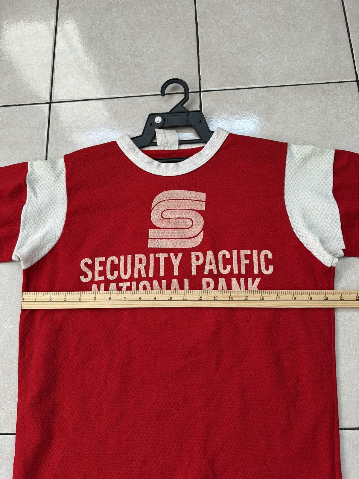 Vintage Vintage 70s Security Pacific National Bank Tshirt Size US L / EU 52-54 / 3 - 5 Thumbnail