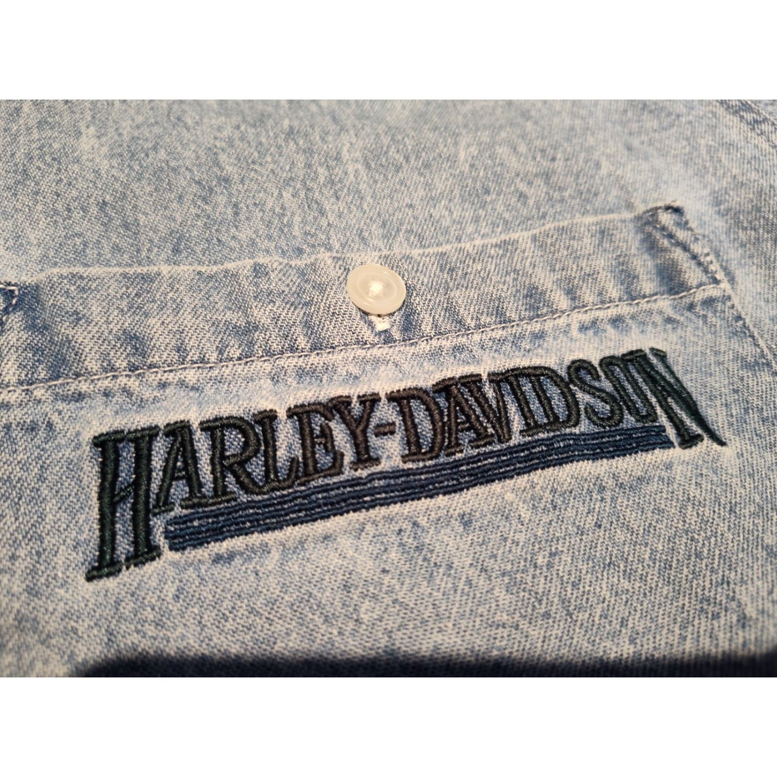 Harley Davidson VINTAGE Harley-Davidson Shirt Mens XL Denim Embroidered Blue 90s Casual Rock Motorcycles Breakthrough Favorite Mens XL Blue Denim Shirt Size US XL / EU 56 / 4 - 7 Thumbnail