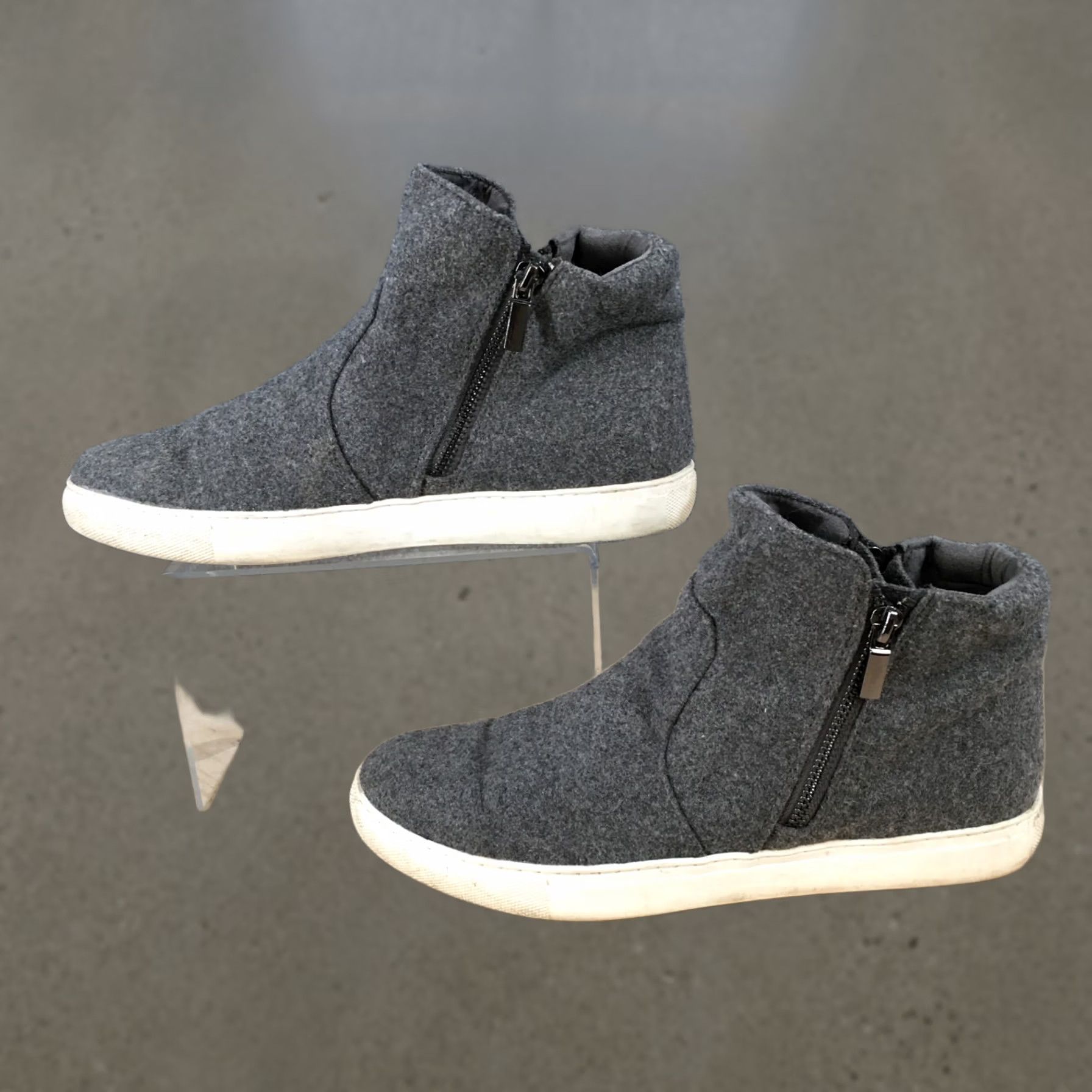 Kenneth Cole Kenneth Cole Boots Womens 9 M Keenan Ankle Bootie Gray Side Zip Comfort Casual Size US 9 / IT 39 - 1 Thumbnail