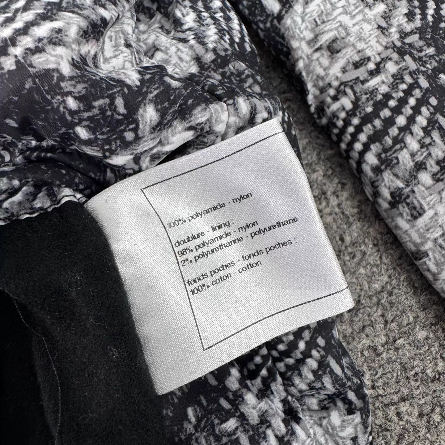 Chanel Chanel Black & White Check Tweed Reversible Short Jacket Size XS / US 0-2 / IT 36-38 - 8 Thumbnail