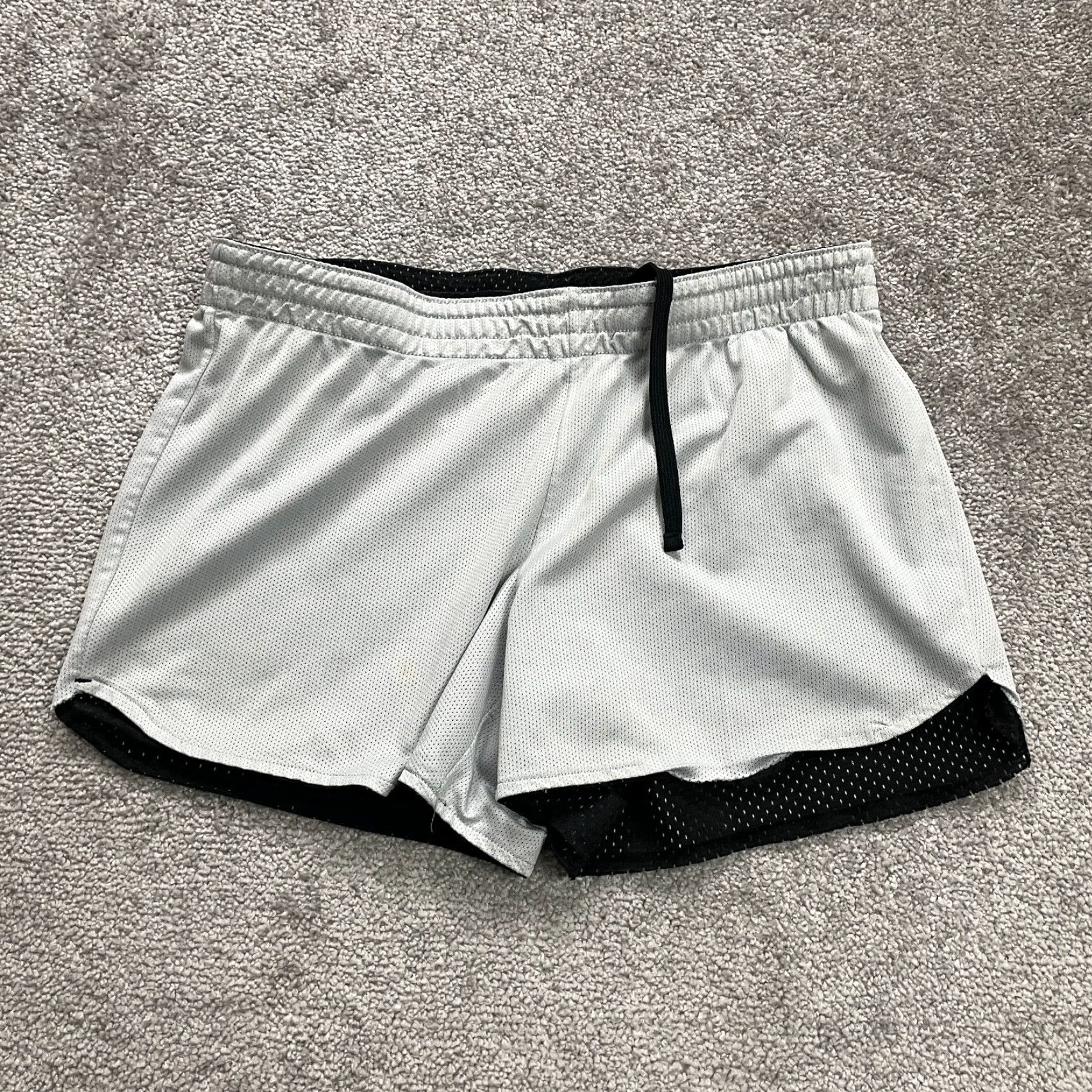 Vintage Danskin Reversible Active Shorts Womens M Black White Elastic Waist 30x3.5 Size 32" / US 10 / IT 46 - 2 Thumbnail