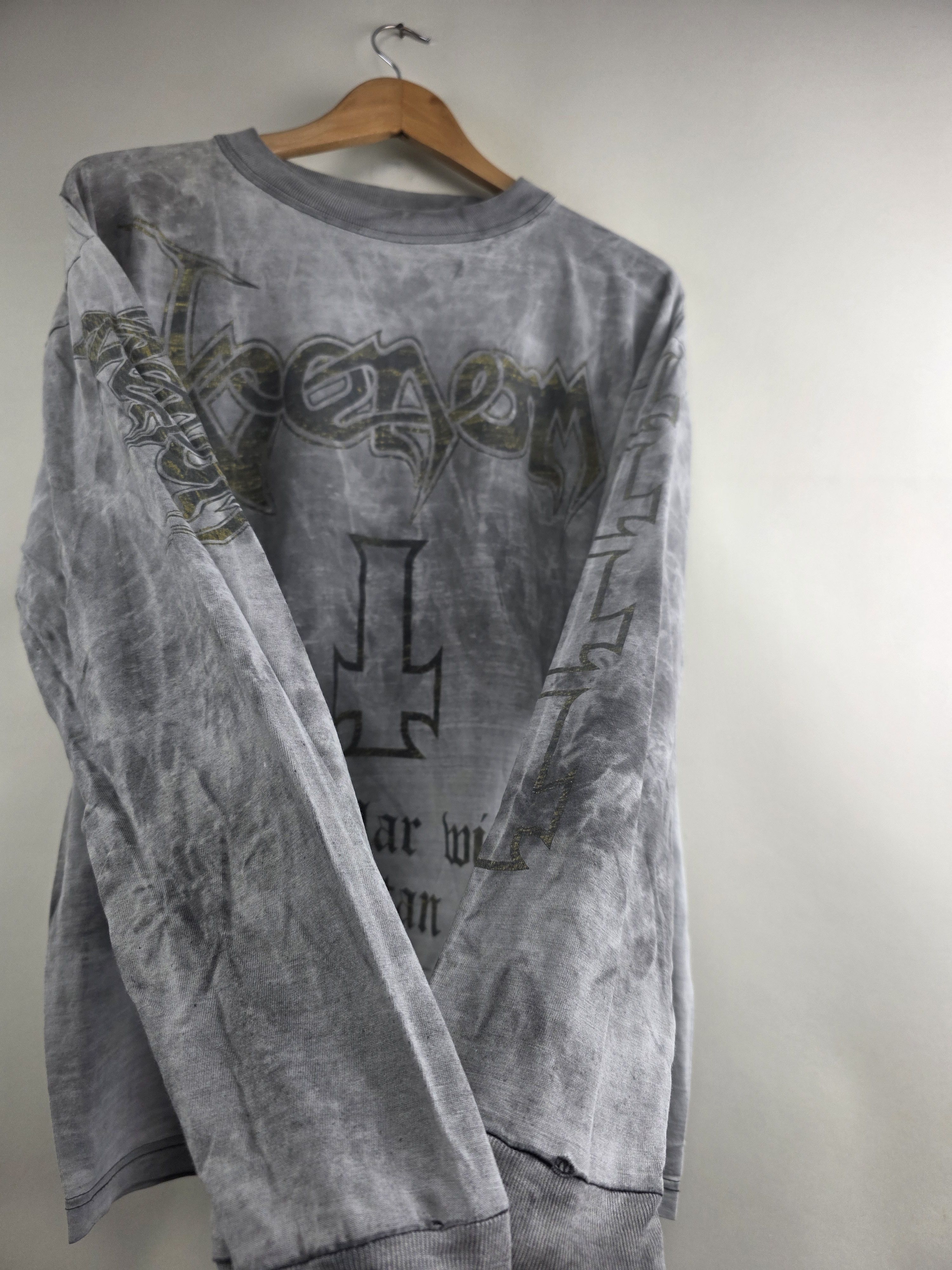 Band Tees × Vintage 1997 Venom At war with satan Long-sleeved XL 23.5" 27" Size US L / EU 52-54 / 3 - 2 Thumbnail