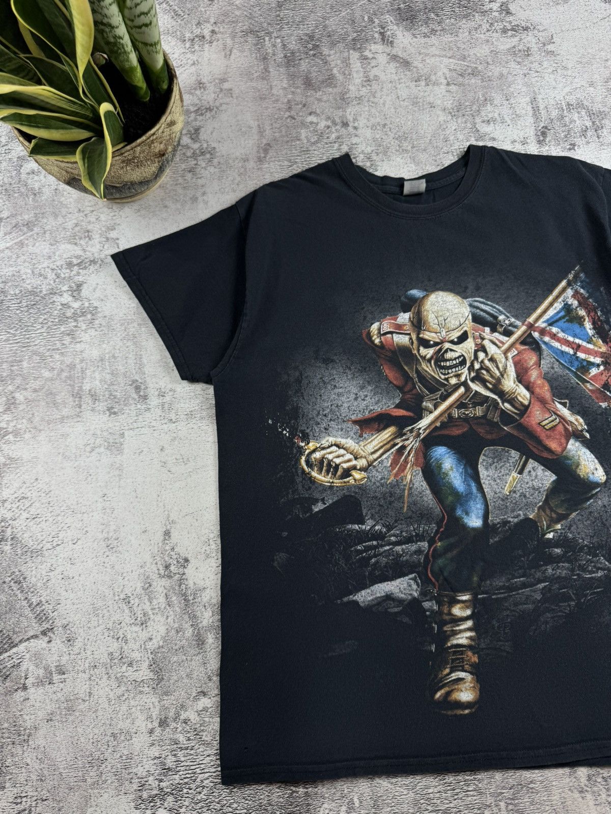 Iron Maiden Iron Maiden 00s The Trooper Rock Tour Rap Faded Merch Devil Band T Shirt Jersey Size US L / EU 52-54 / 3 - 5 Thumbnail