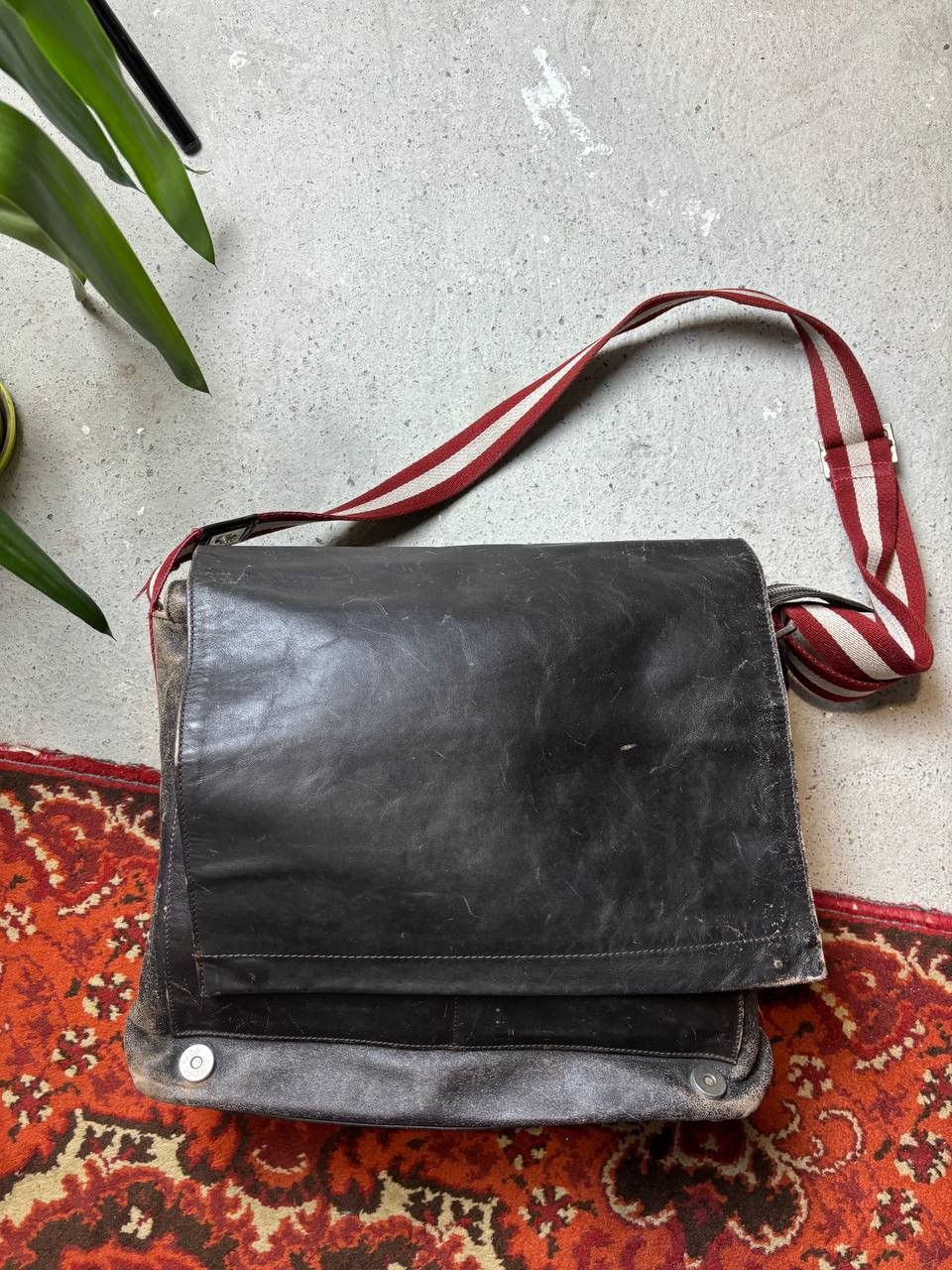 Bally × Vintage Vintage Y2K Bally Leather Messenger Crossbody Shoulder Bag Size ONE SIZE - 1 Thumbnail