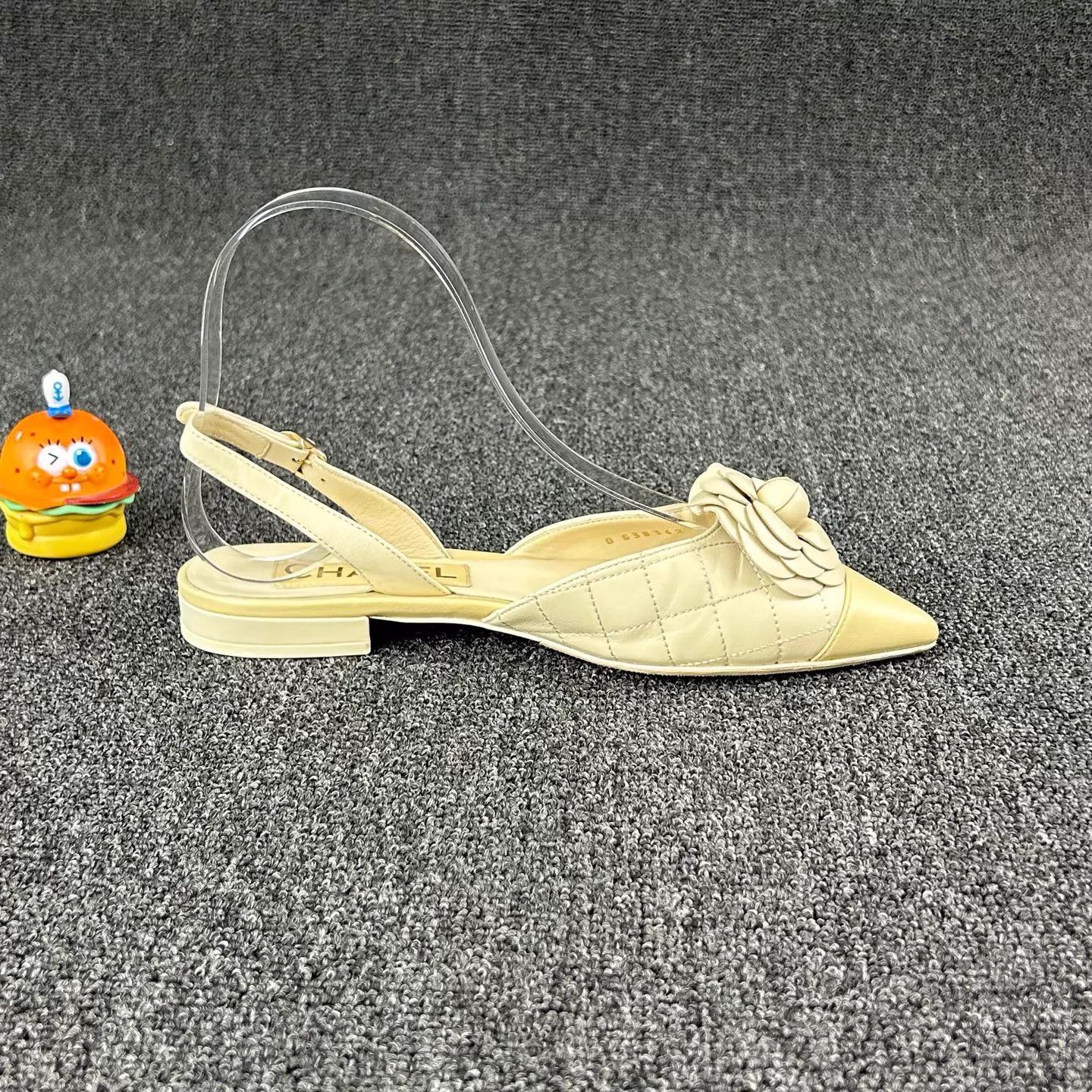 Chanel Chanel Camellia Low Heel Pumps Size 35.5 Size US 5 / IT 35 - 4 Thumbnail