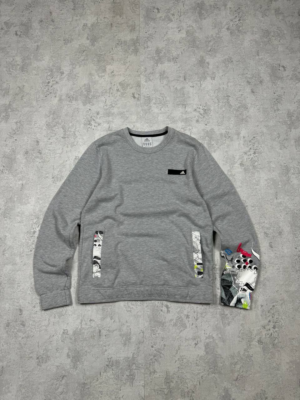Adidas Vintage Adidas Y2K Sweatshirt Big Logo On The Sleeve Size M Size US M / EU 48-50 / 2 - 1 Thumbnail