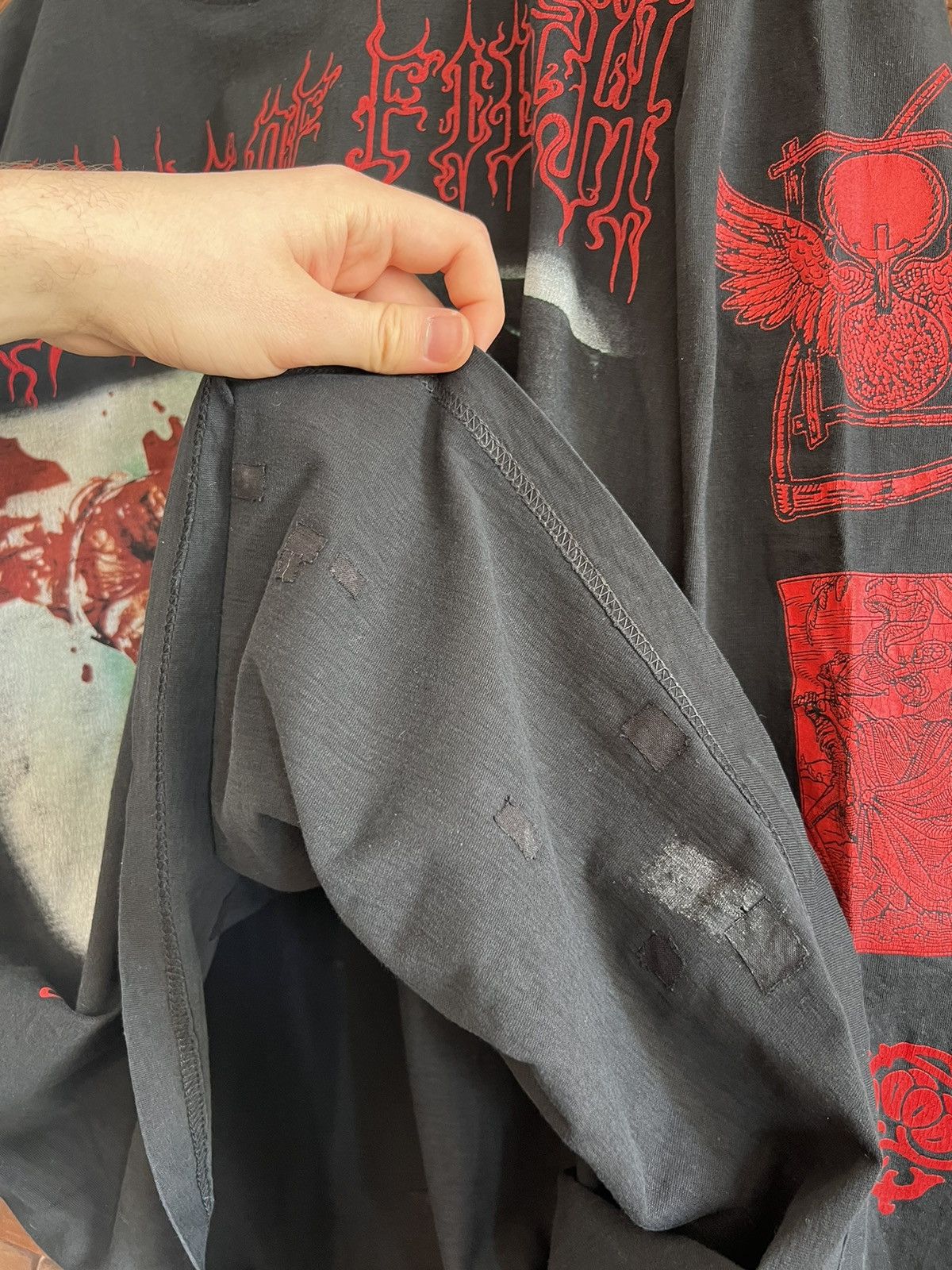 Band Tees Vintage 90s Cradle of Filth Cruelty Priest Metal Band Tshirt Size US XL / EU 56 / 4 - 10 Thumbnail