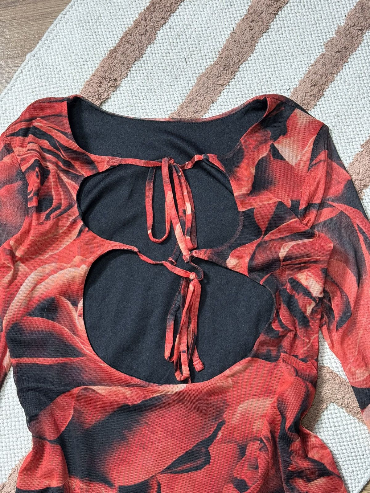 Vintage JEAN PAUL GAULTIER STYLE MESH OPEN BACK ROSES DRESS Size S / US 4 / IT 40 - 6 Thumbnail