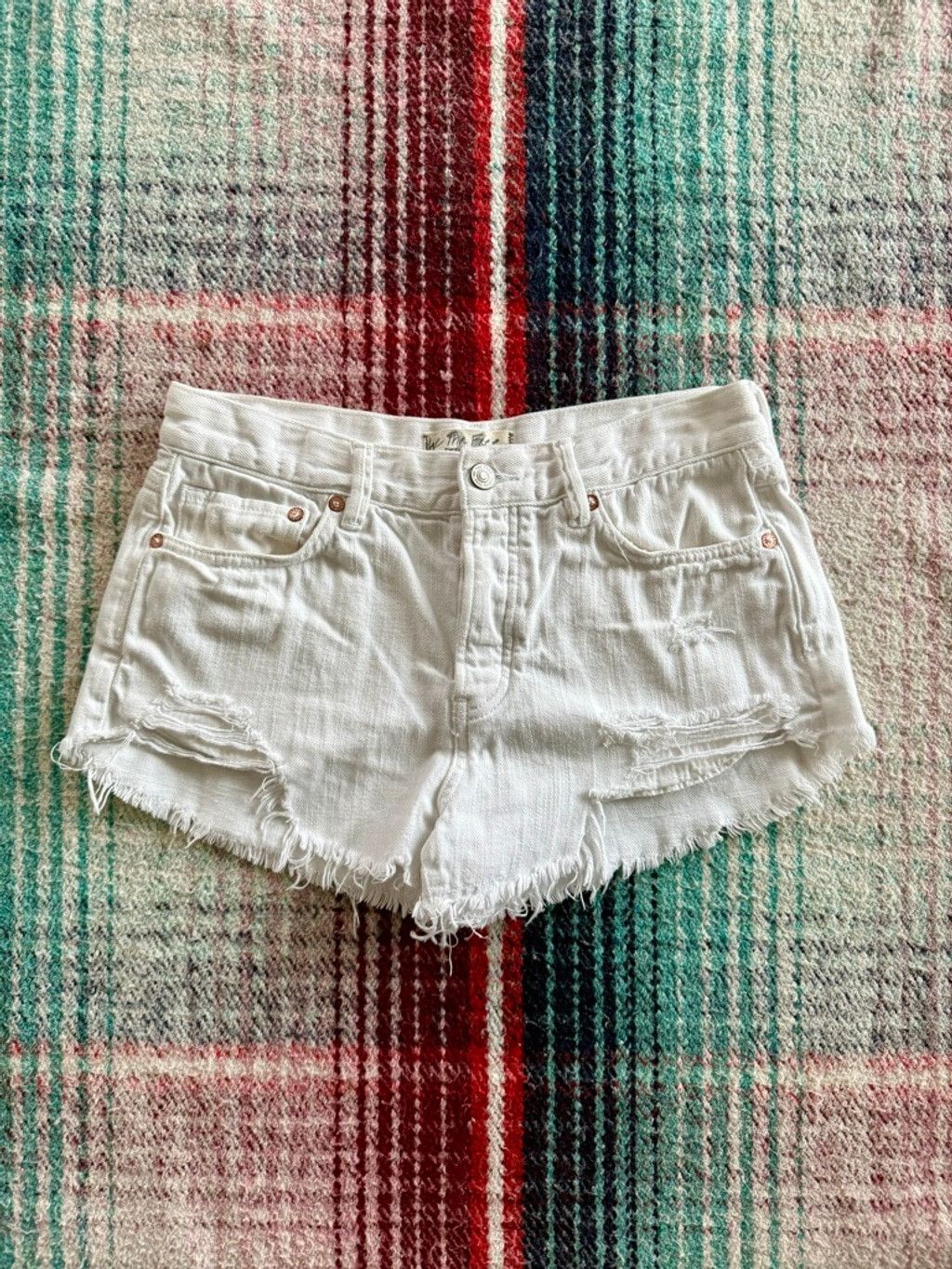 Free People Women's Free People White Distressed Jean Shorts Size 26 Size 26" / US 2 / IT 38 - 1 Thumbnail