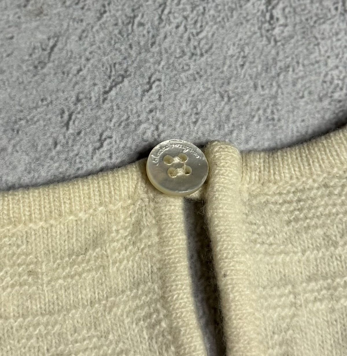 Salvatore Ferragamo Salvatore Ferragamo Vintage Wool Cashmere Knit Sweater Size S / US 4 / IT 40 - 7 Thumbnail