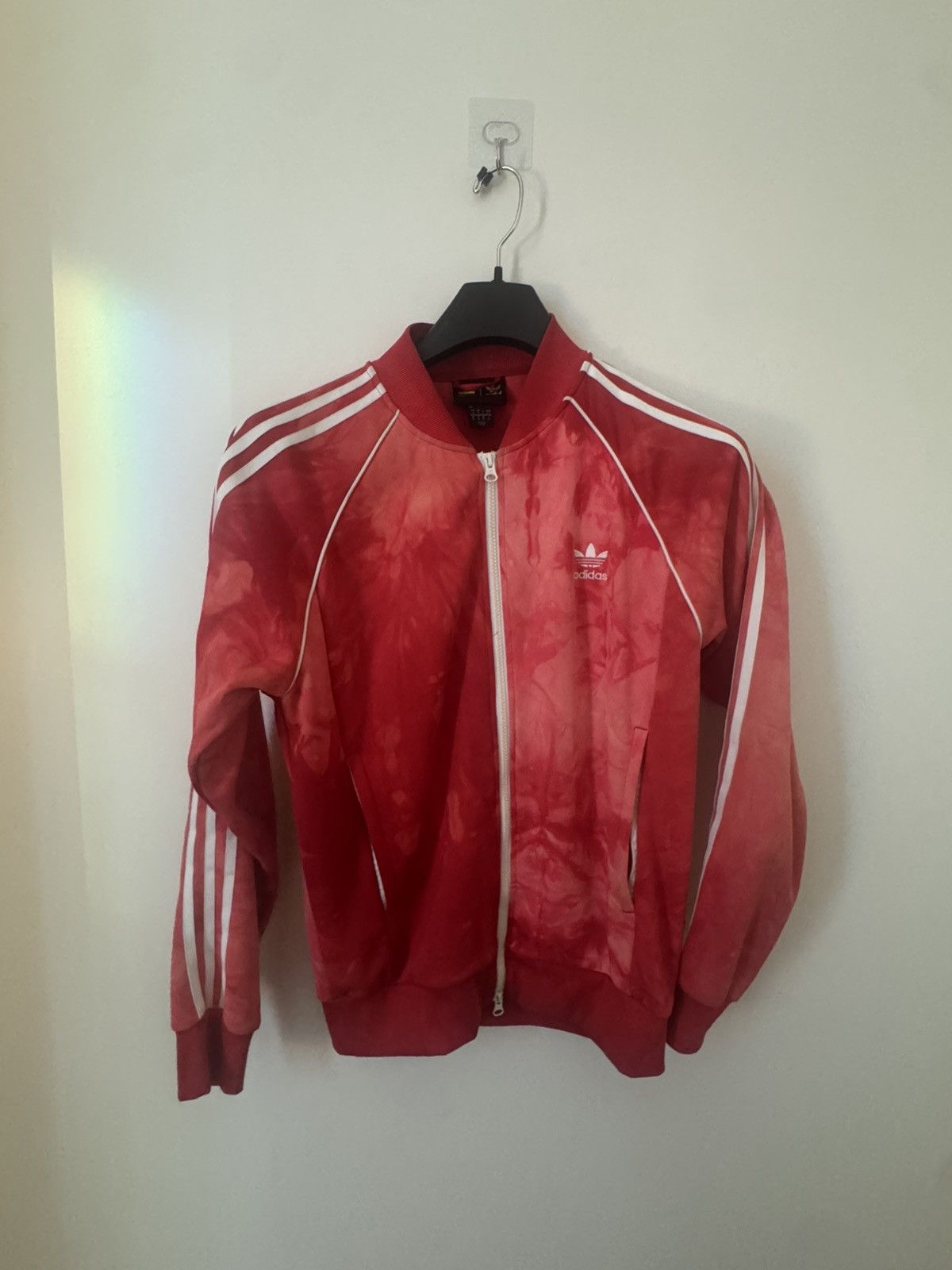 Adidas × Pharrell Adidas x Pharrell Williams Red Superstar Track Jacket M Size US M / EU 48-50 / 2 - 1 Thumbnail